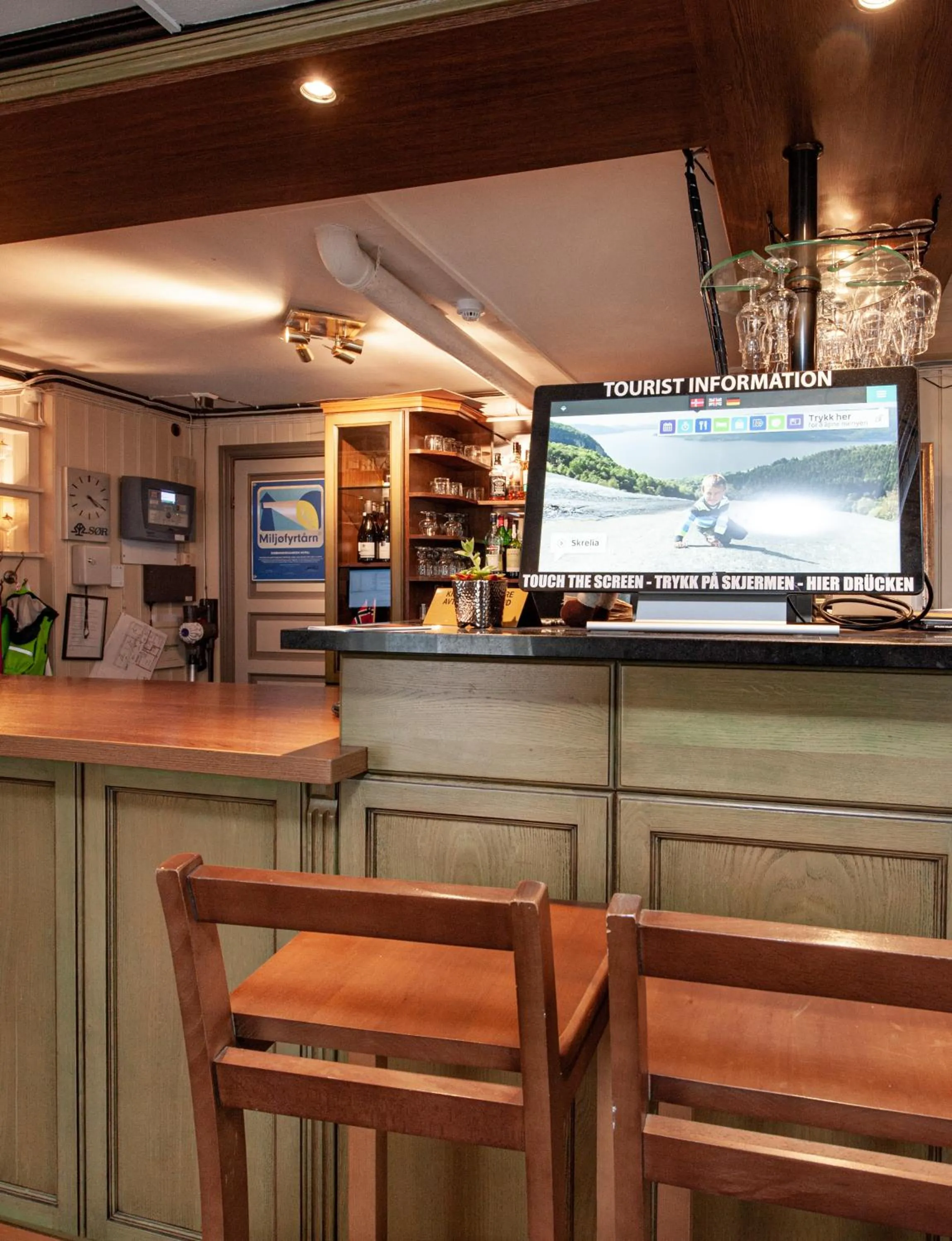 Lounge or bar in Kjøbmandsgaarden Hotel