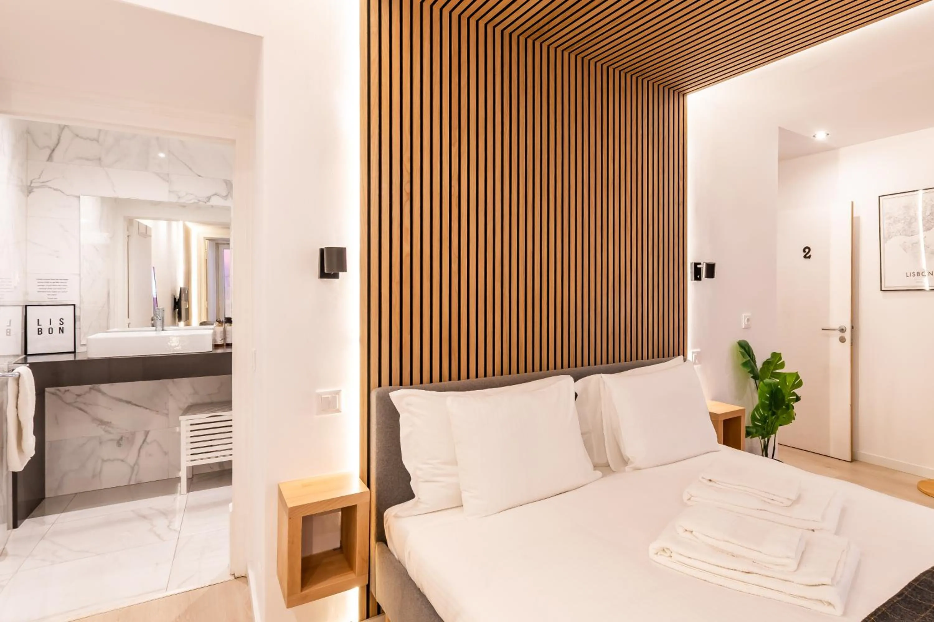 Sunlit & Patio Studios - Prime Lisbon