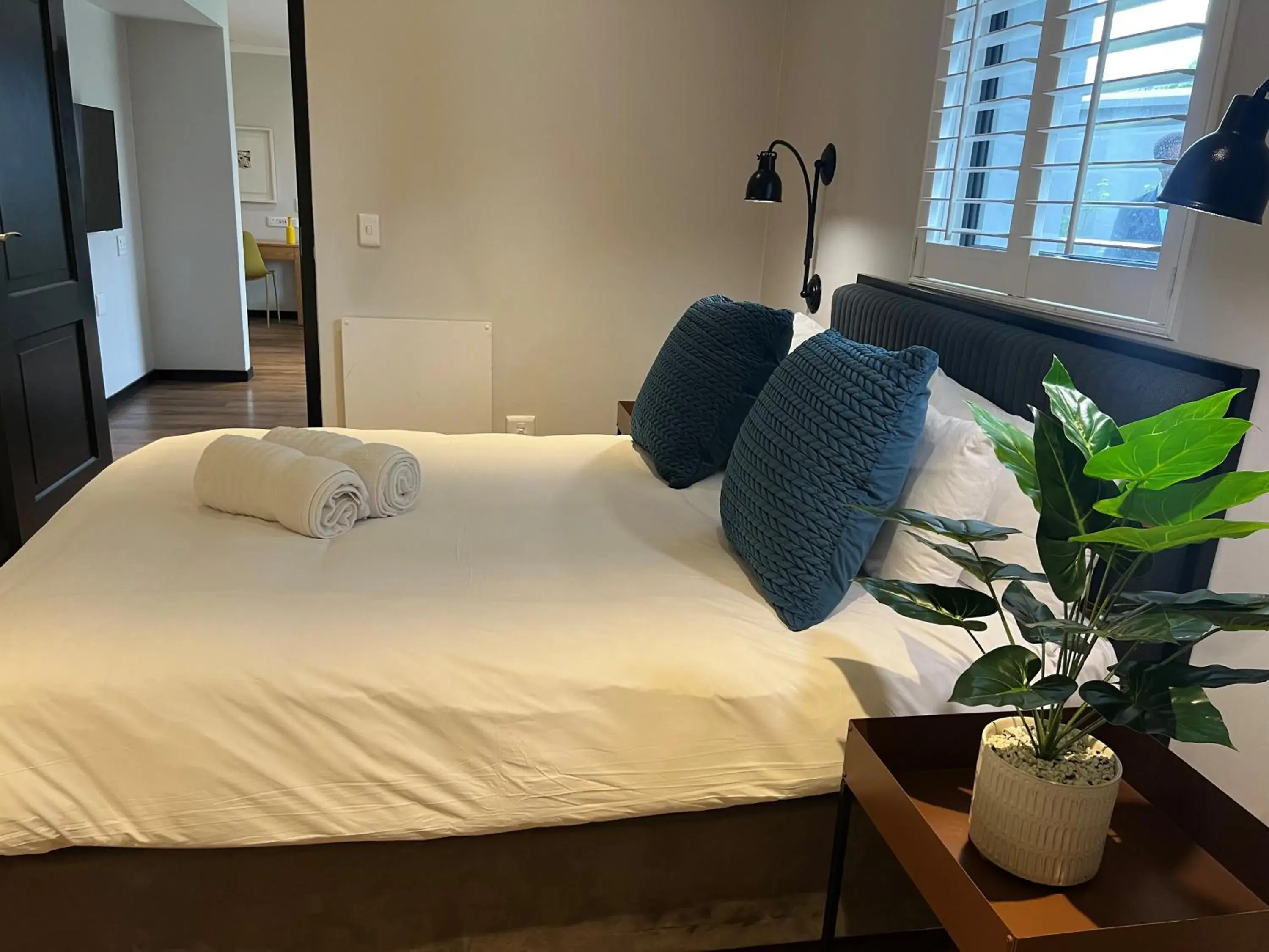 Two-Bedroom Apartment with Garden View in Max Executive Apartments Two-Bedroom Apartment with Garden View in Max Executive Apartments