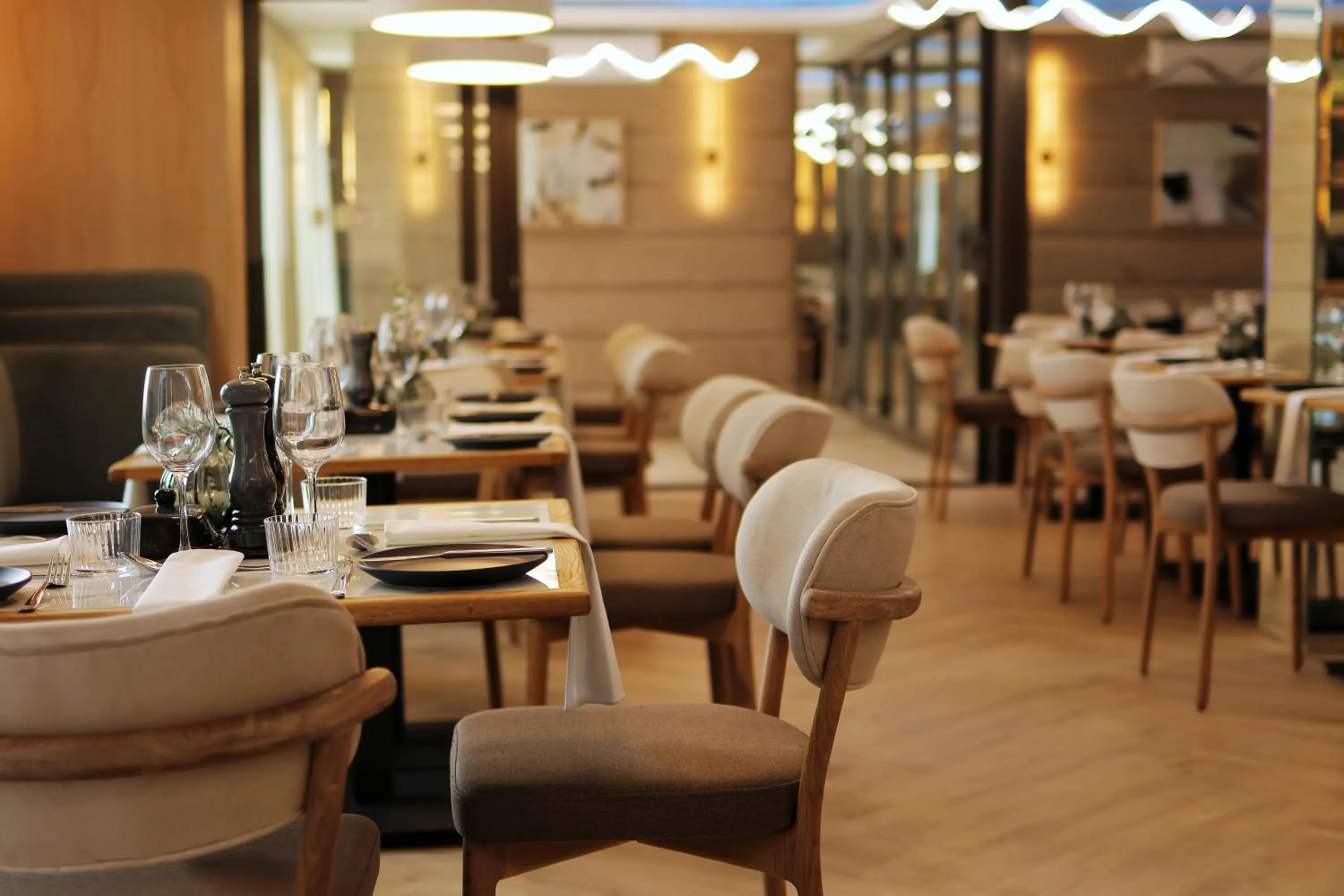 Restaurant/places to eat in The Max Hotel Sandton