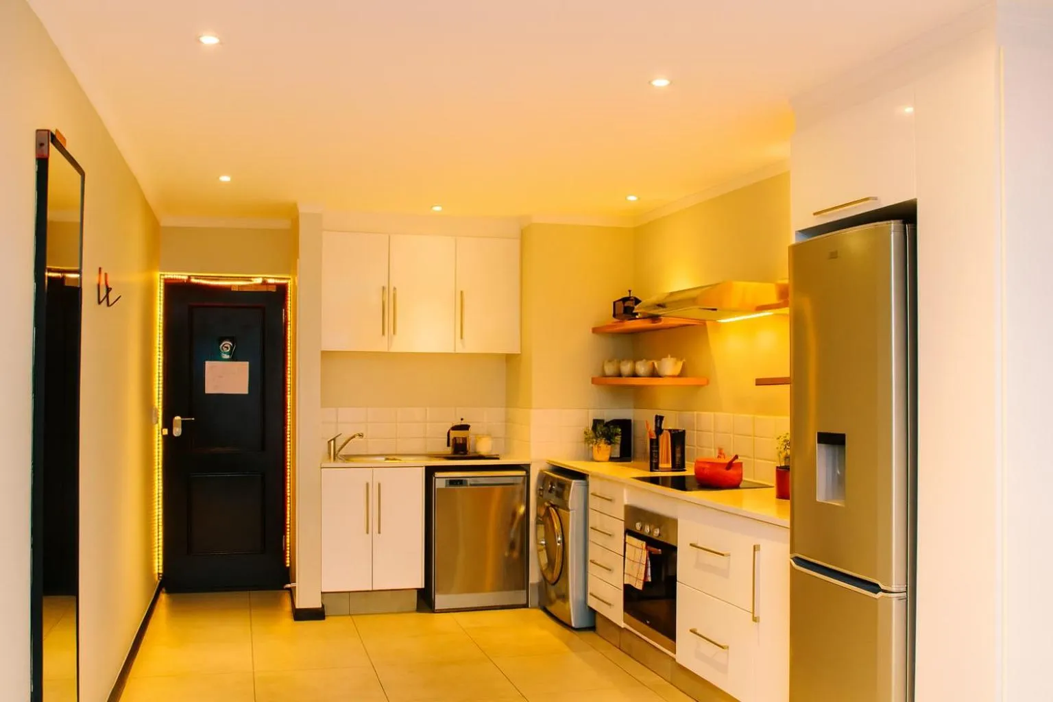 Coffee/tea facilities in The Max Hotel Sandton