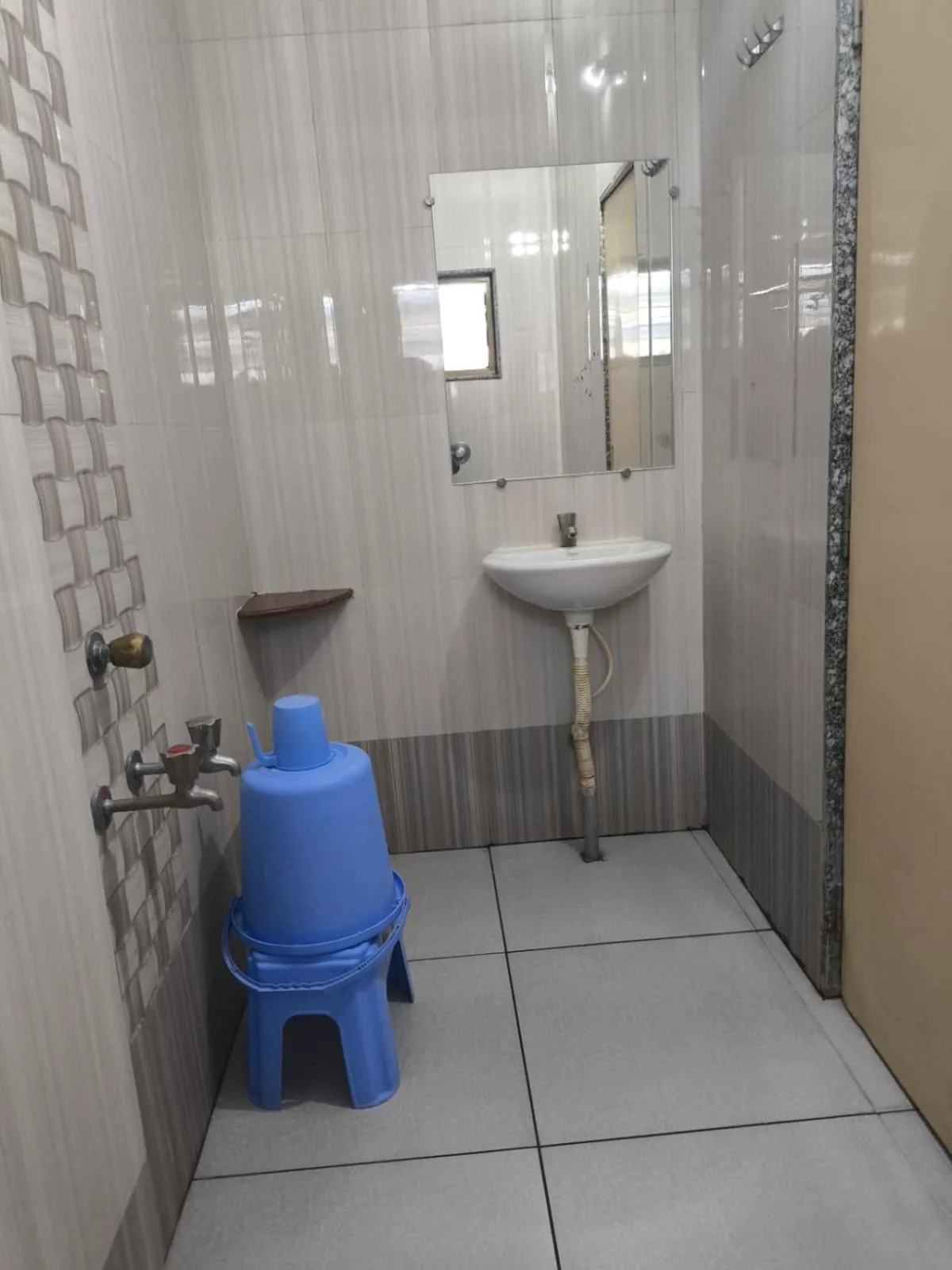 Bathroom in Hotel Yogiraj