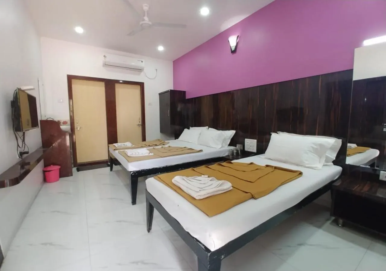 Bed in Hotel Yogiraj