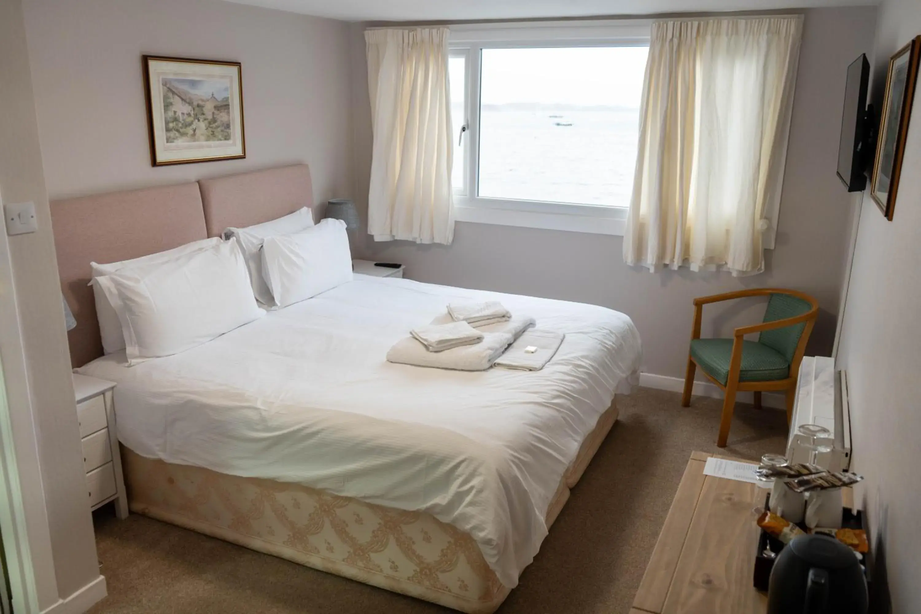 Deluxe Double or Twin Room with Sea View in The Tobermory Hotel Deluxe Double or Twin Room with Sea View in The Tobermory Hotel