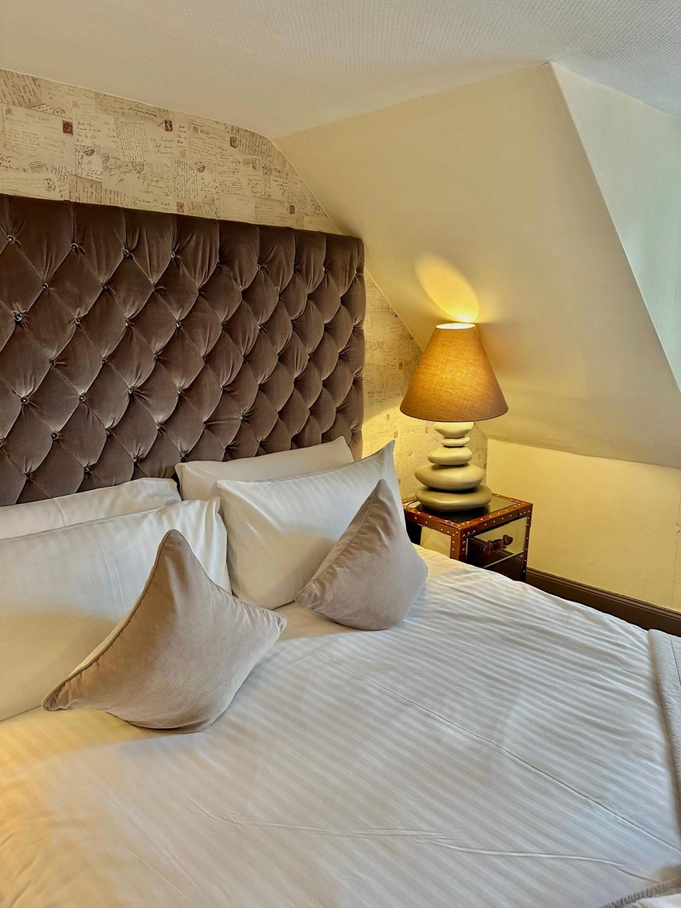 Bed in The Tobermory Hotel