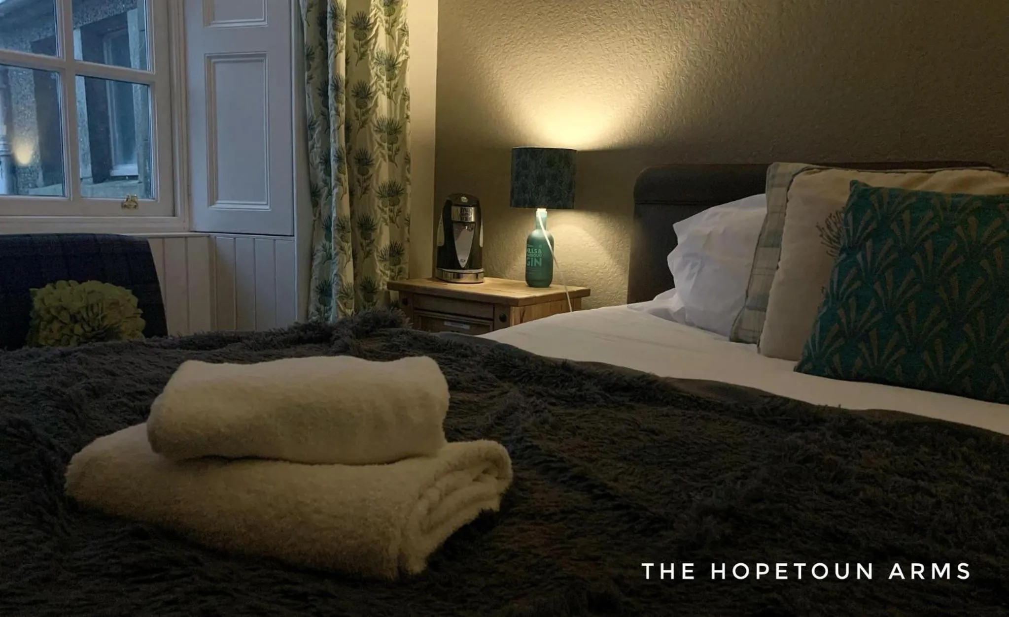Bedroom, Bed in The Hopetoun Arms Hotel