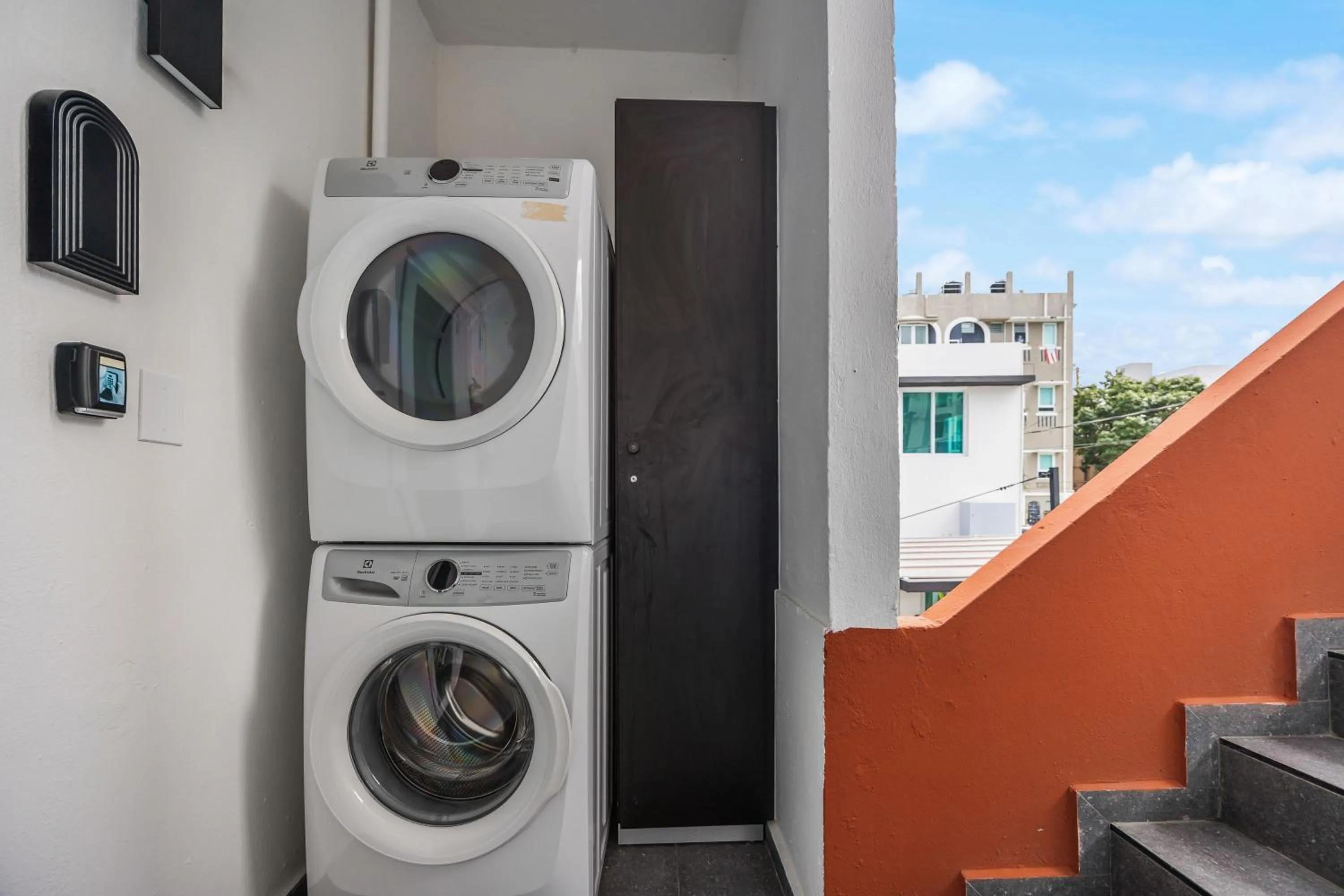 washing machine in Casa Placita Hotel