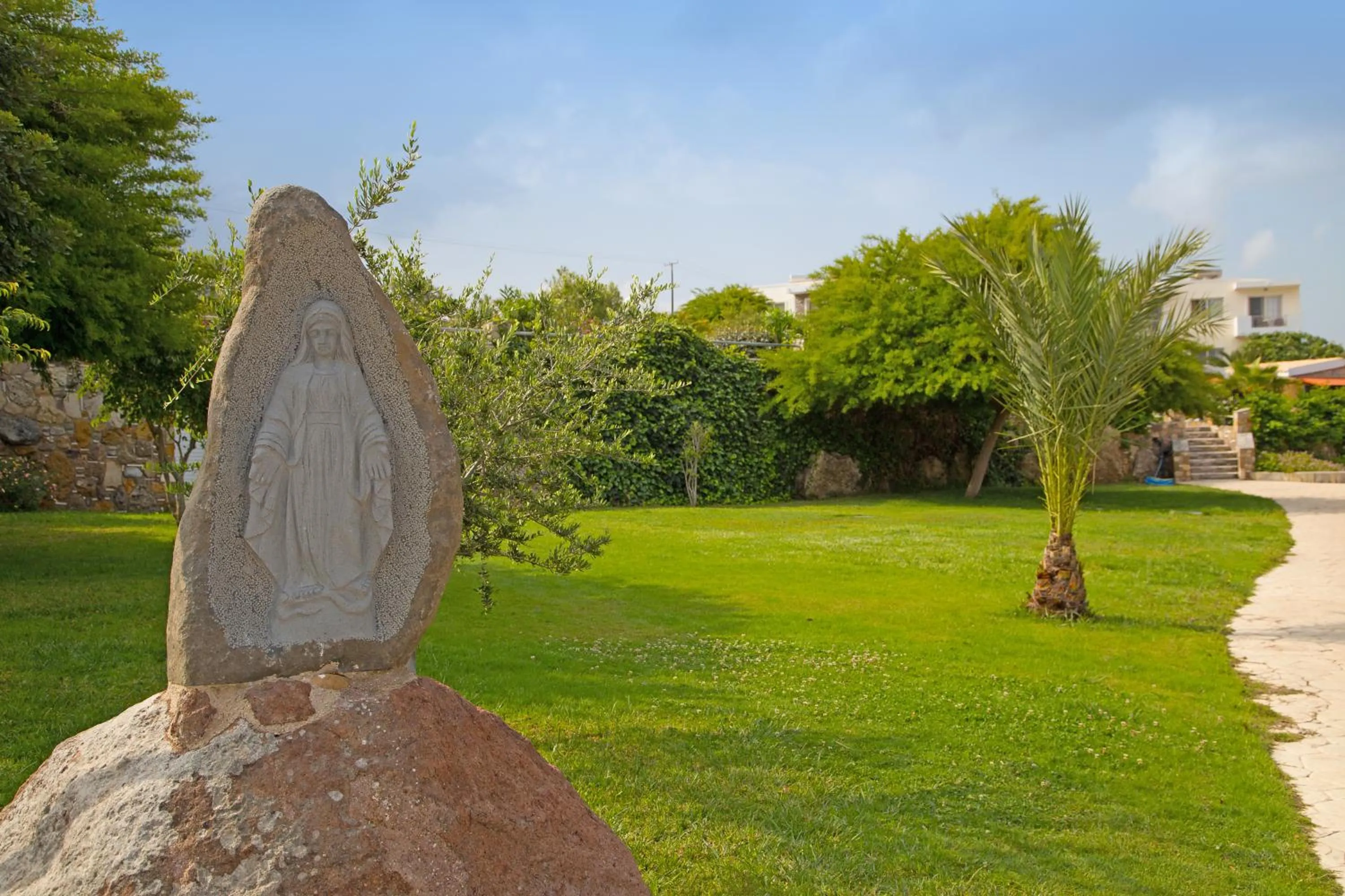 Garden in Kouros Palace Active Lifestyle Hotel