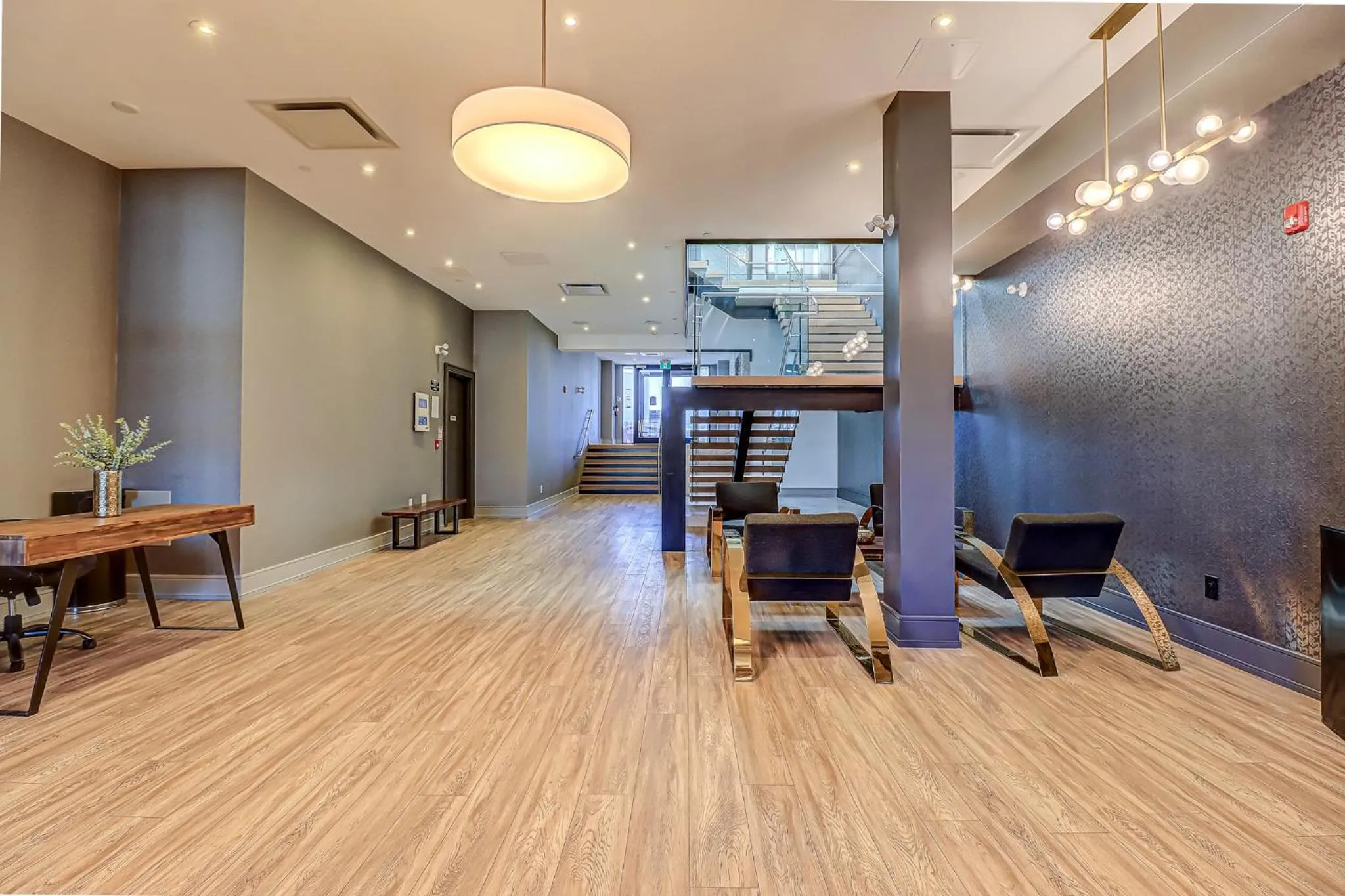 Dream Suites Near YYZ Airport
