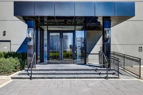 Dream Suites Near YYZ Airport