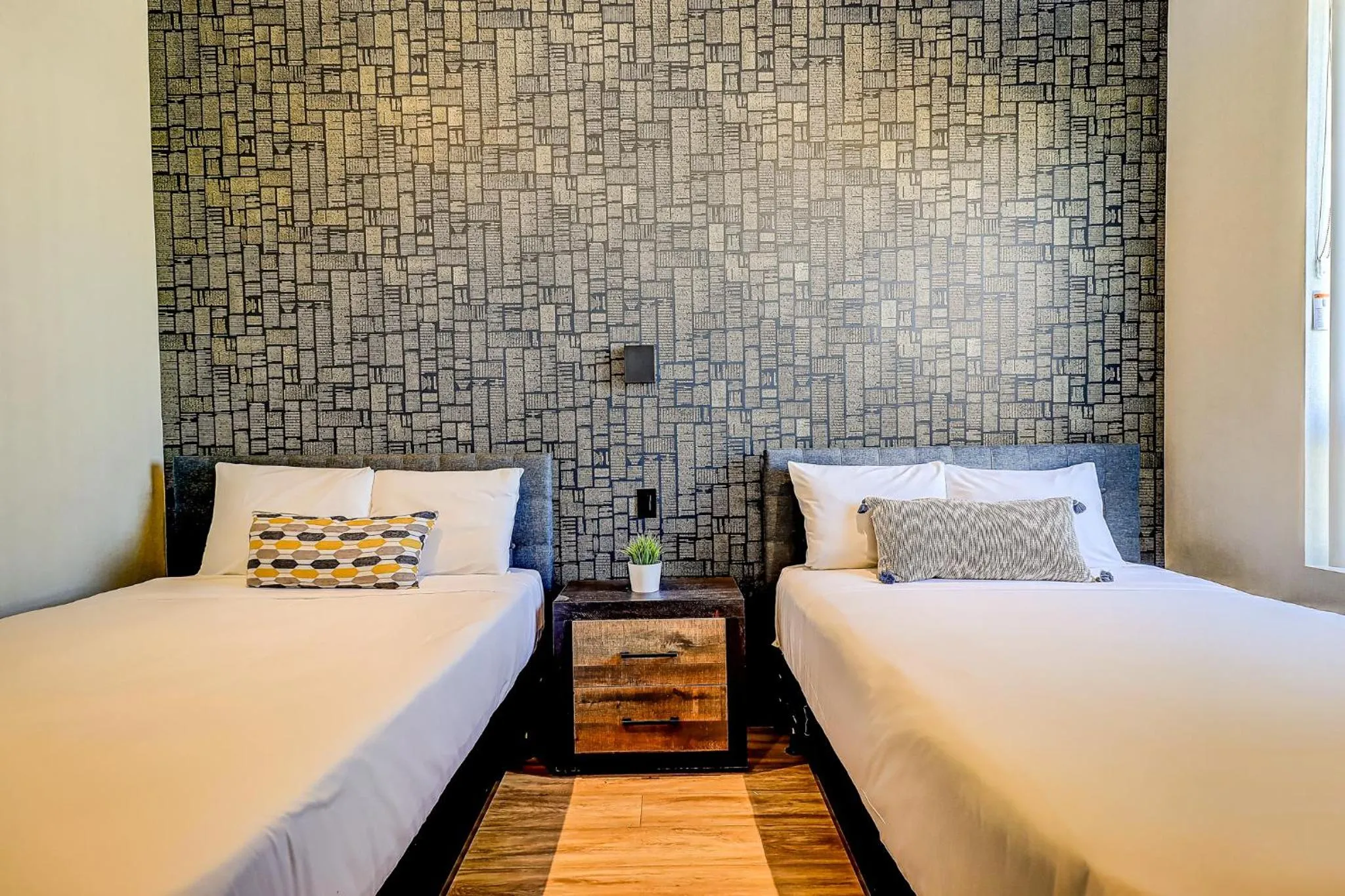 Dream Suites Near YYZ Airport