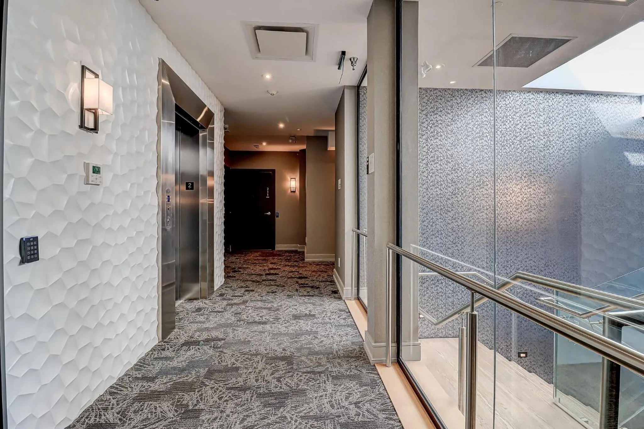 Dream Suites Near YYZ Airport