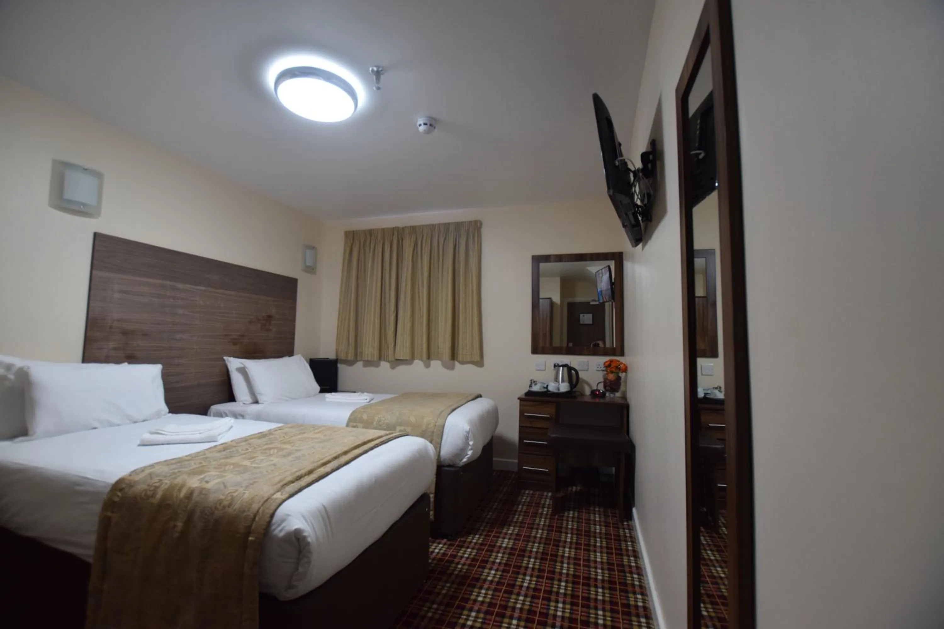 Photo of the whole room, Bed in Lucky 8 Hotel