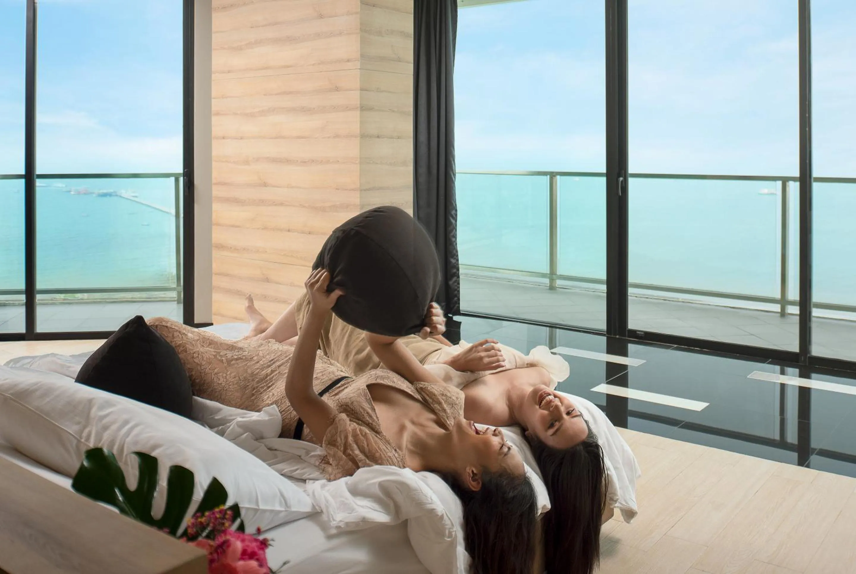 People in Tsix5 Phenomenal Hotel Pattaya