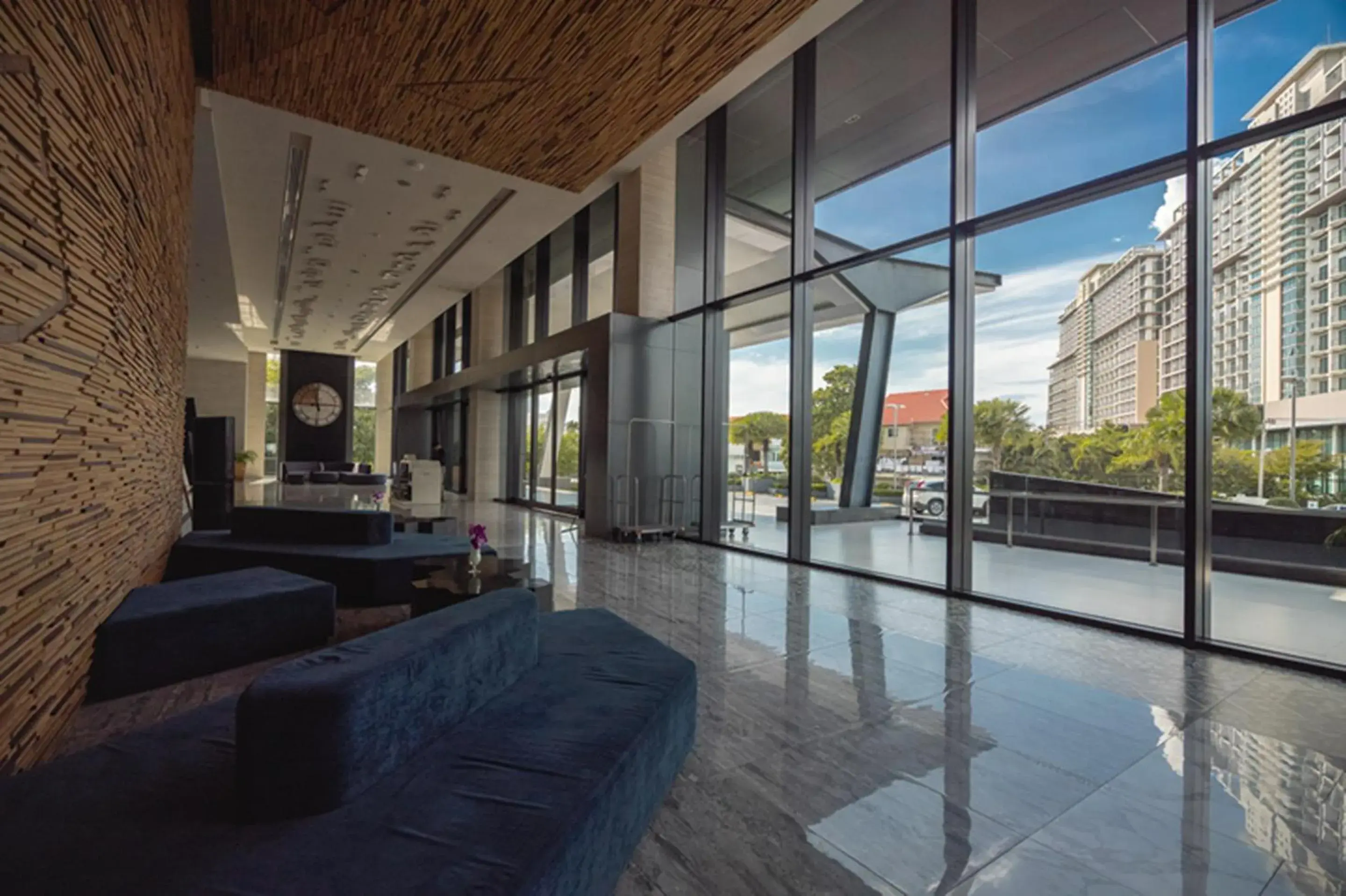 Lobby or reception in Tsix5 Phenomenal Hotel Pattaya Lobby or reception in Tsix5 Phenomenal Hotel Pattaya