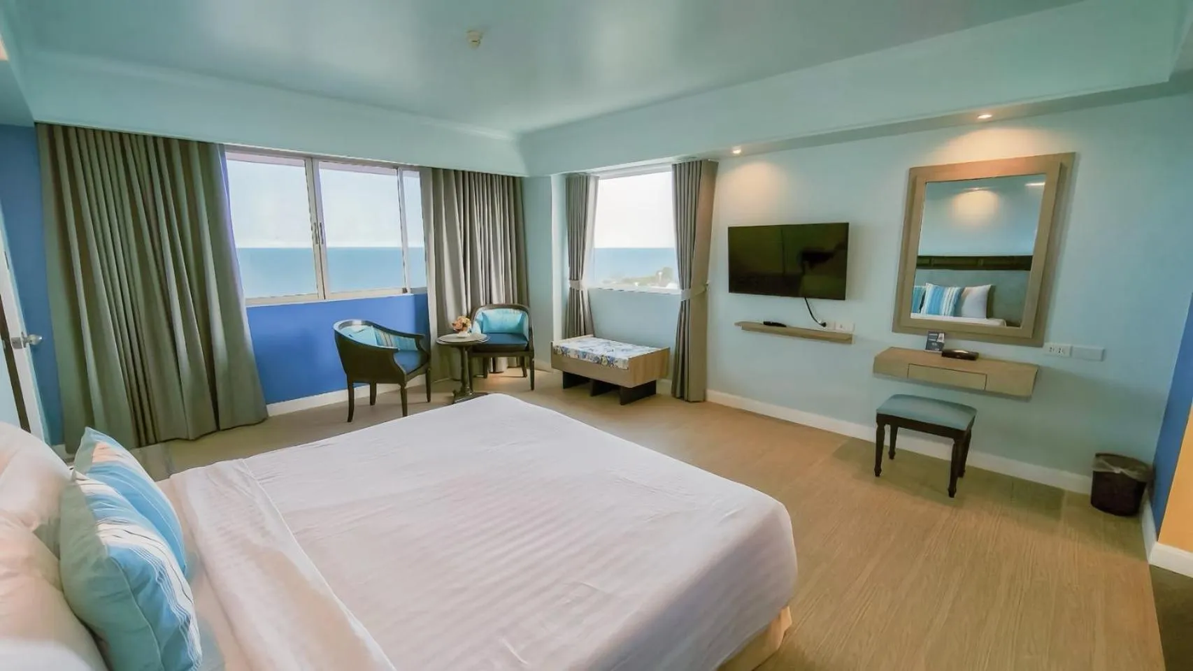 Bed in Hua Hin Grand Hotel and Plaza - SHA Extra Plus
