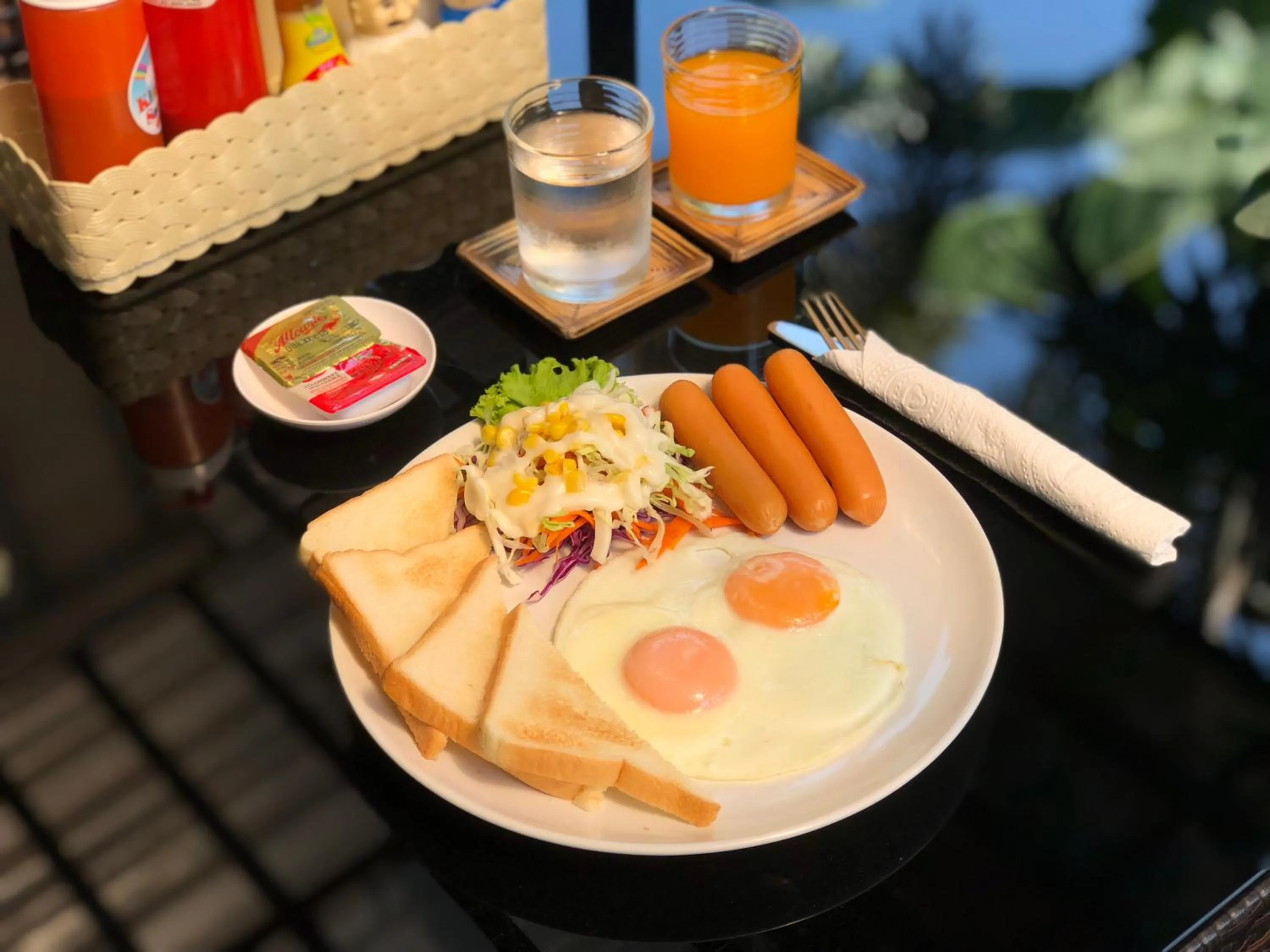 Breakfast in Evergreen Resort Cha-am