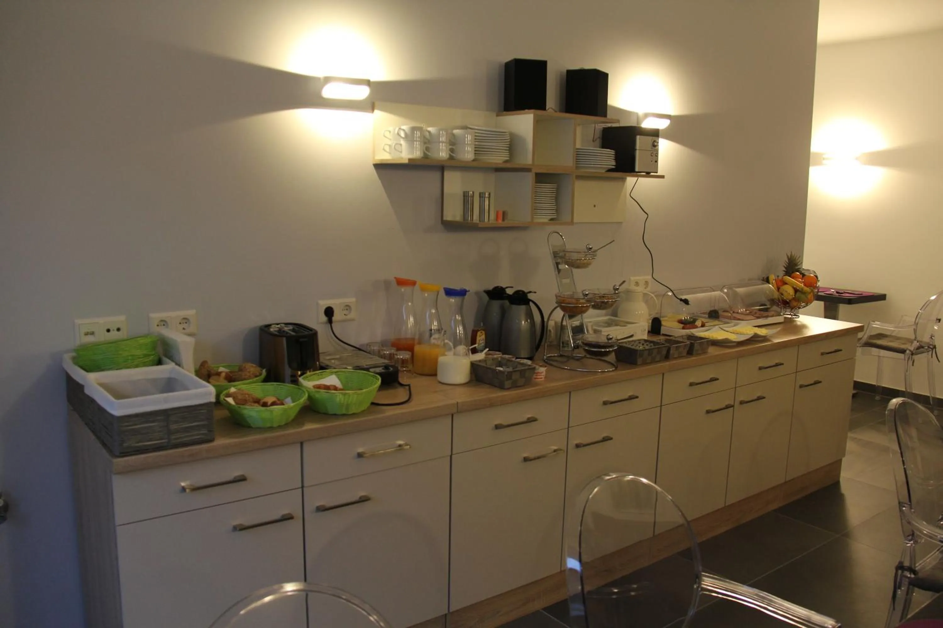 Restaurant/places to eat in Victoria Living