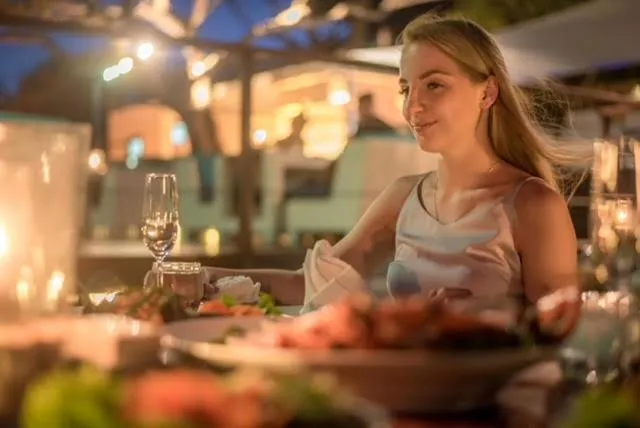 Restaurant/places to eat in Kanda Pool Villas