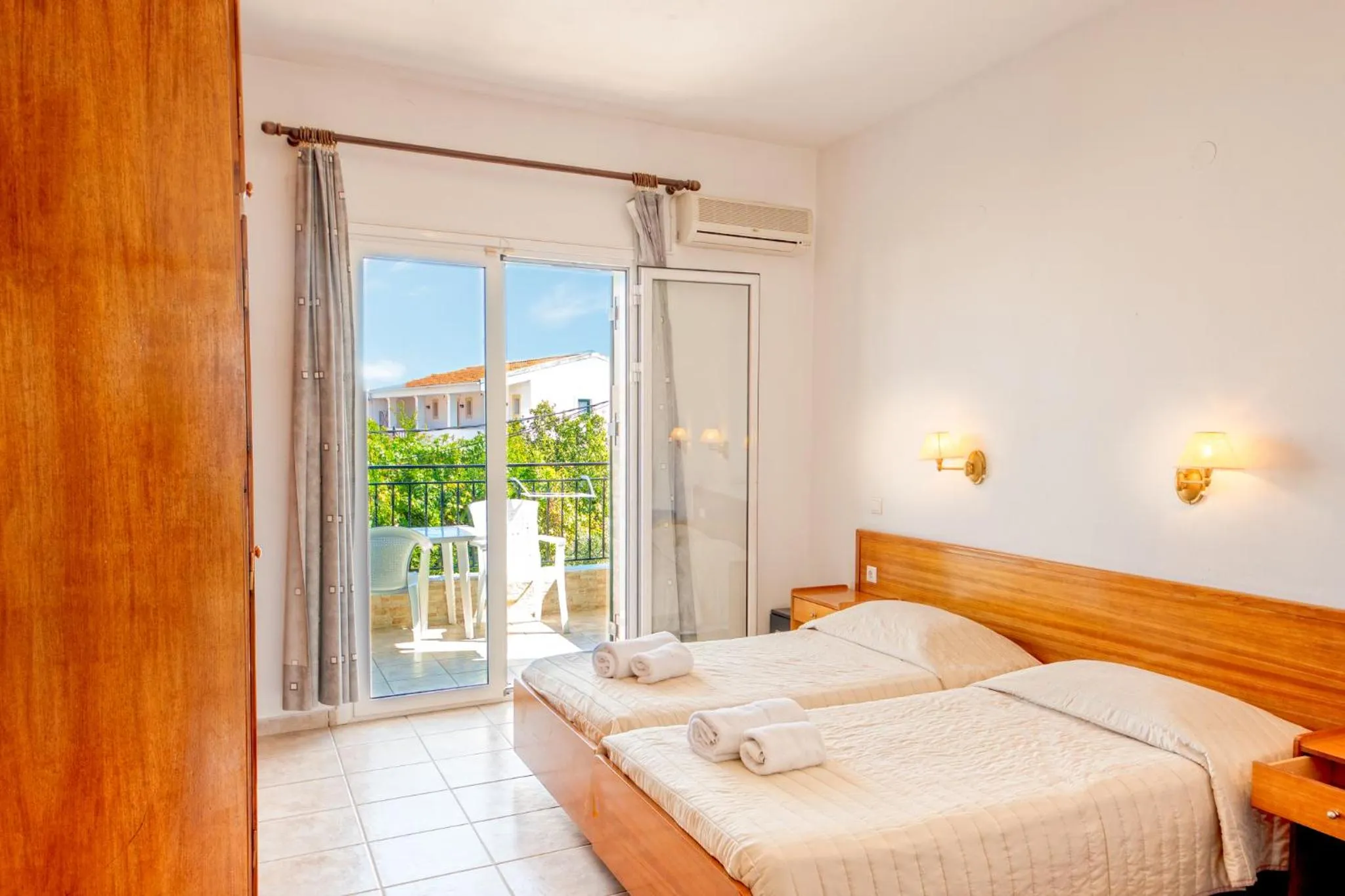 Bed in Chandris Apartments