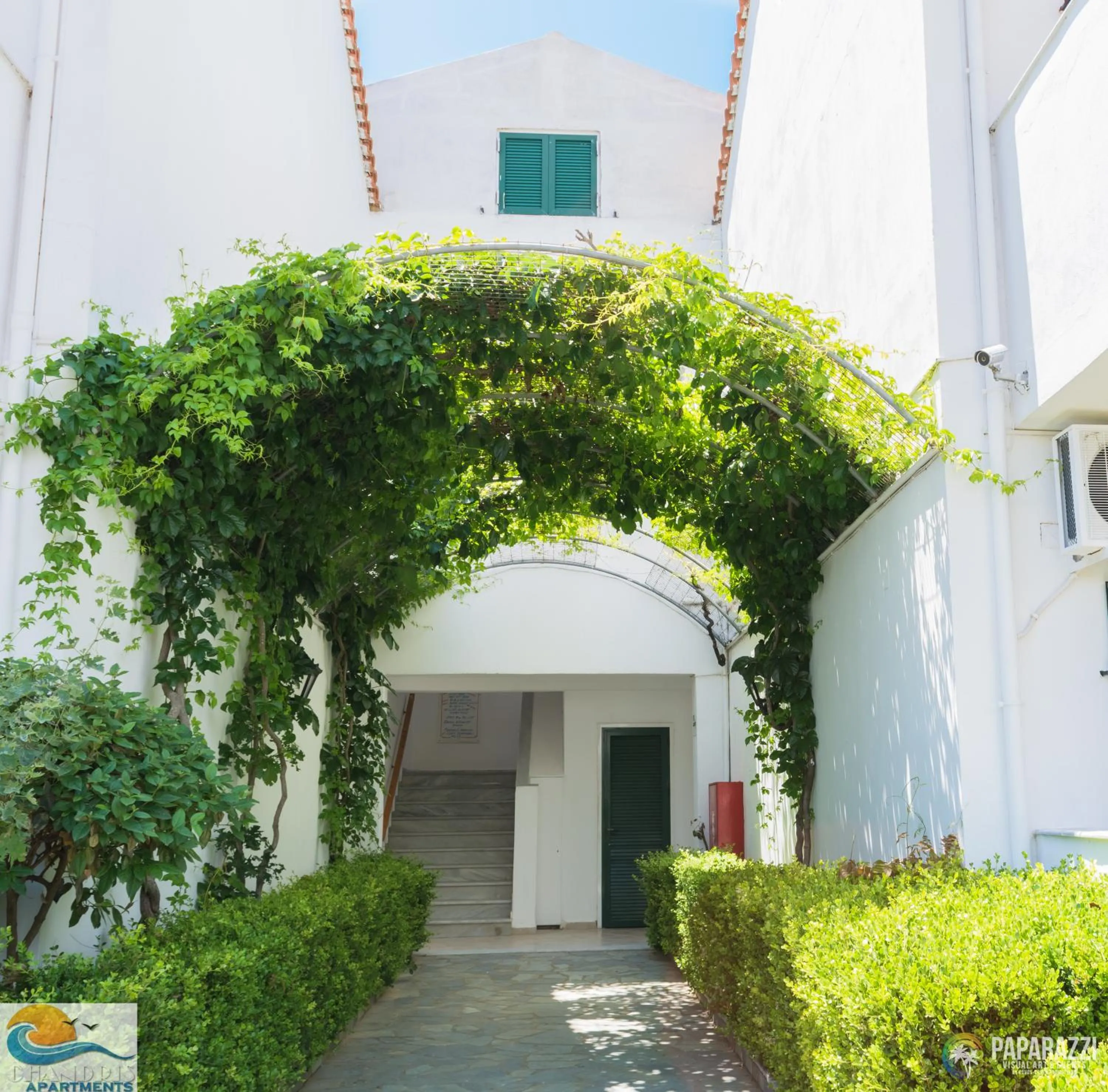 Facade/entrance in Chandris Apartments