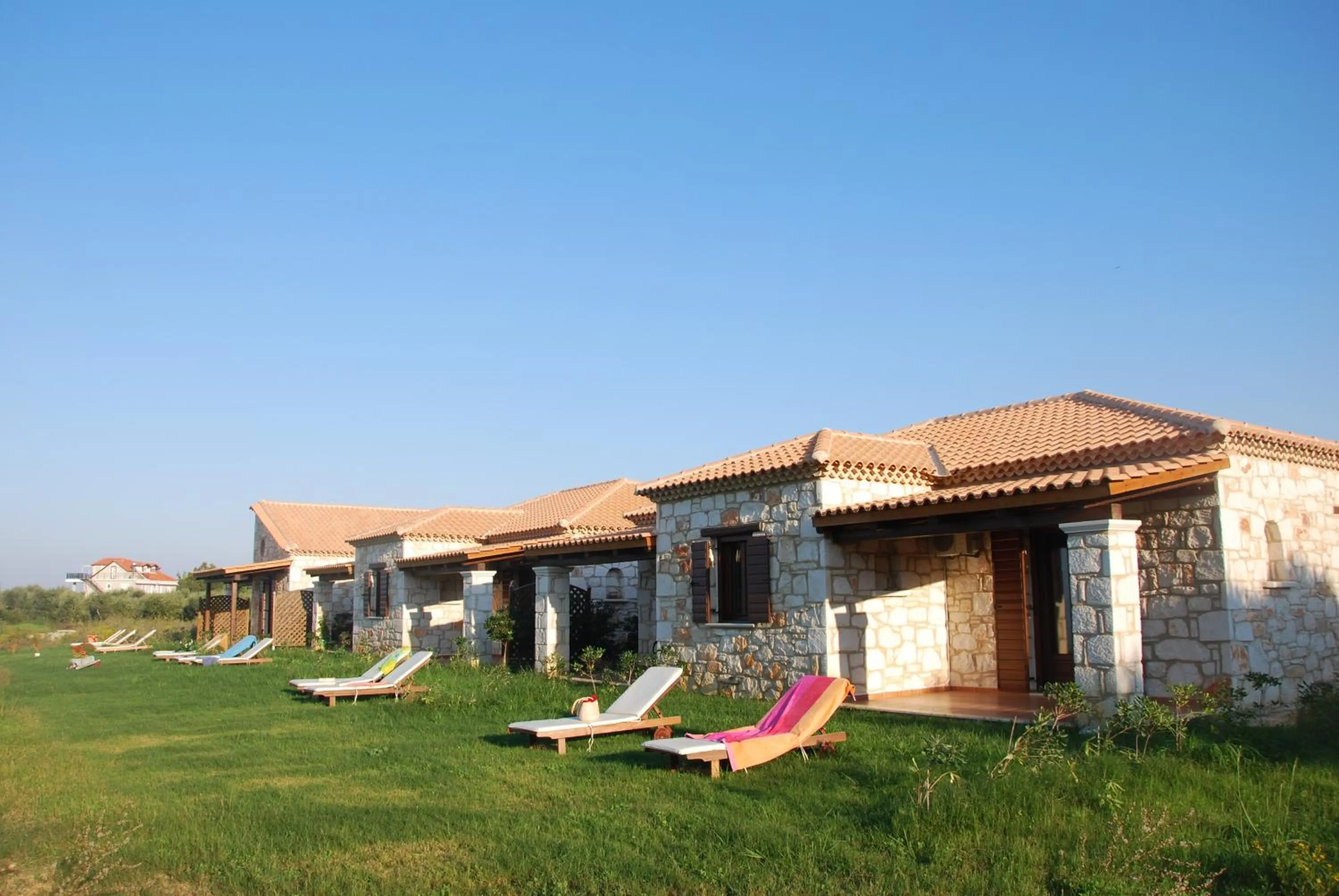 Property building in Kavos Psarou Villas