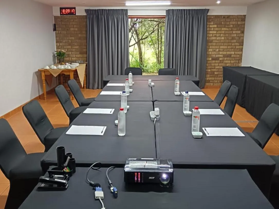 Business facilities in Airport Bird & Game Lodge