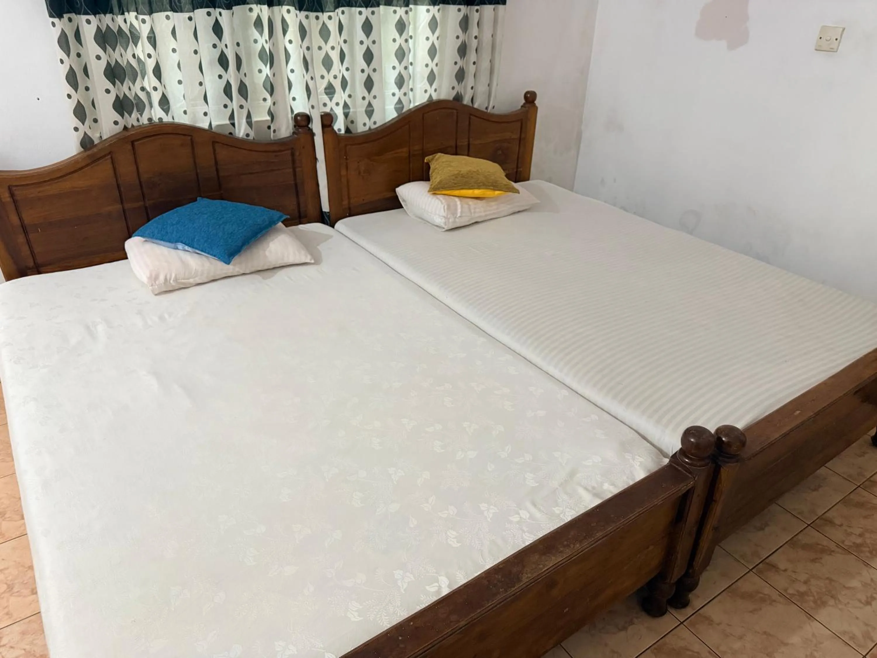 Single Bed in Mixed Dormitory Room in Suja Holiday Niche