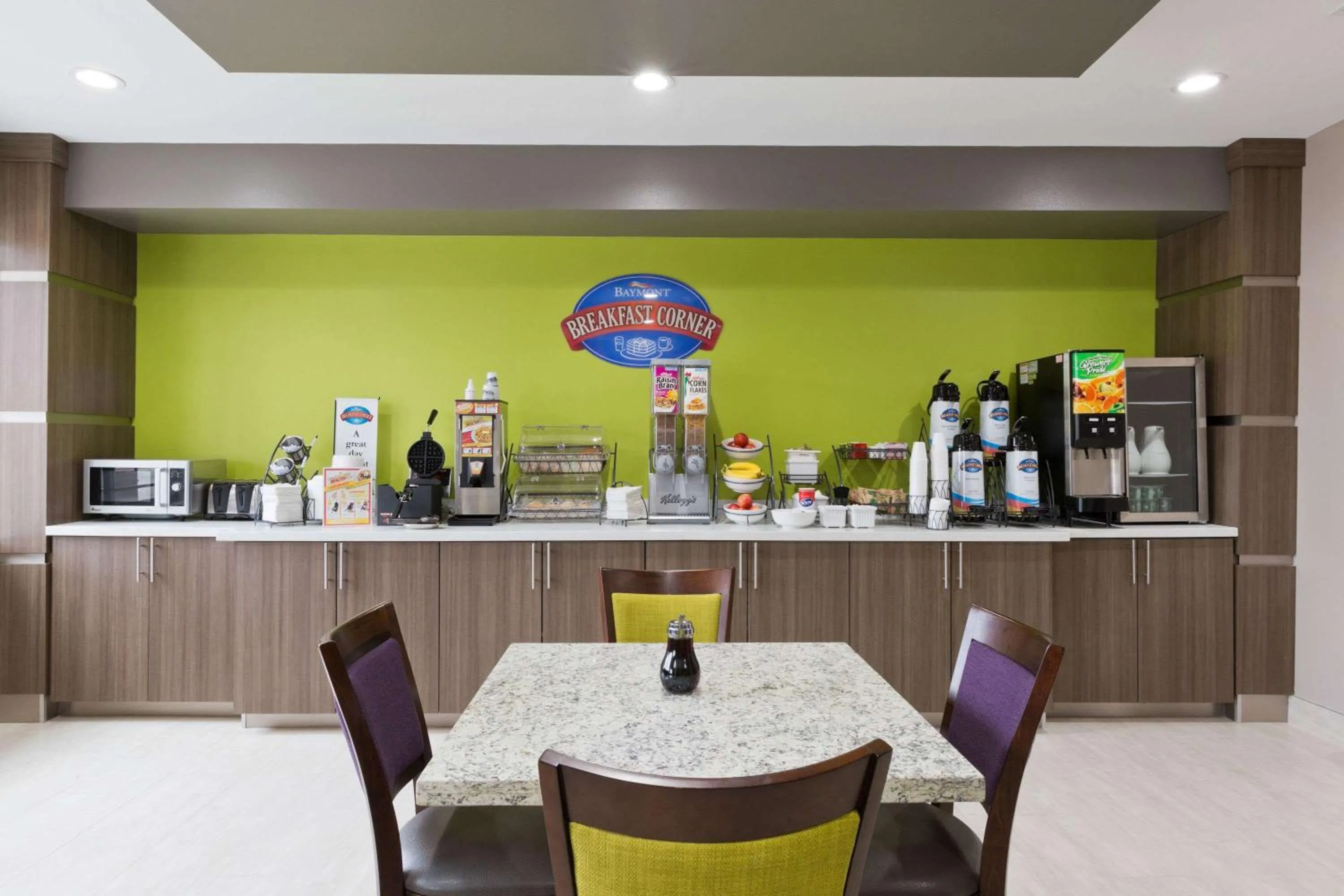 Restaurant/places to eat in Baymont by Wyndham Bryan College Station