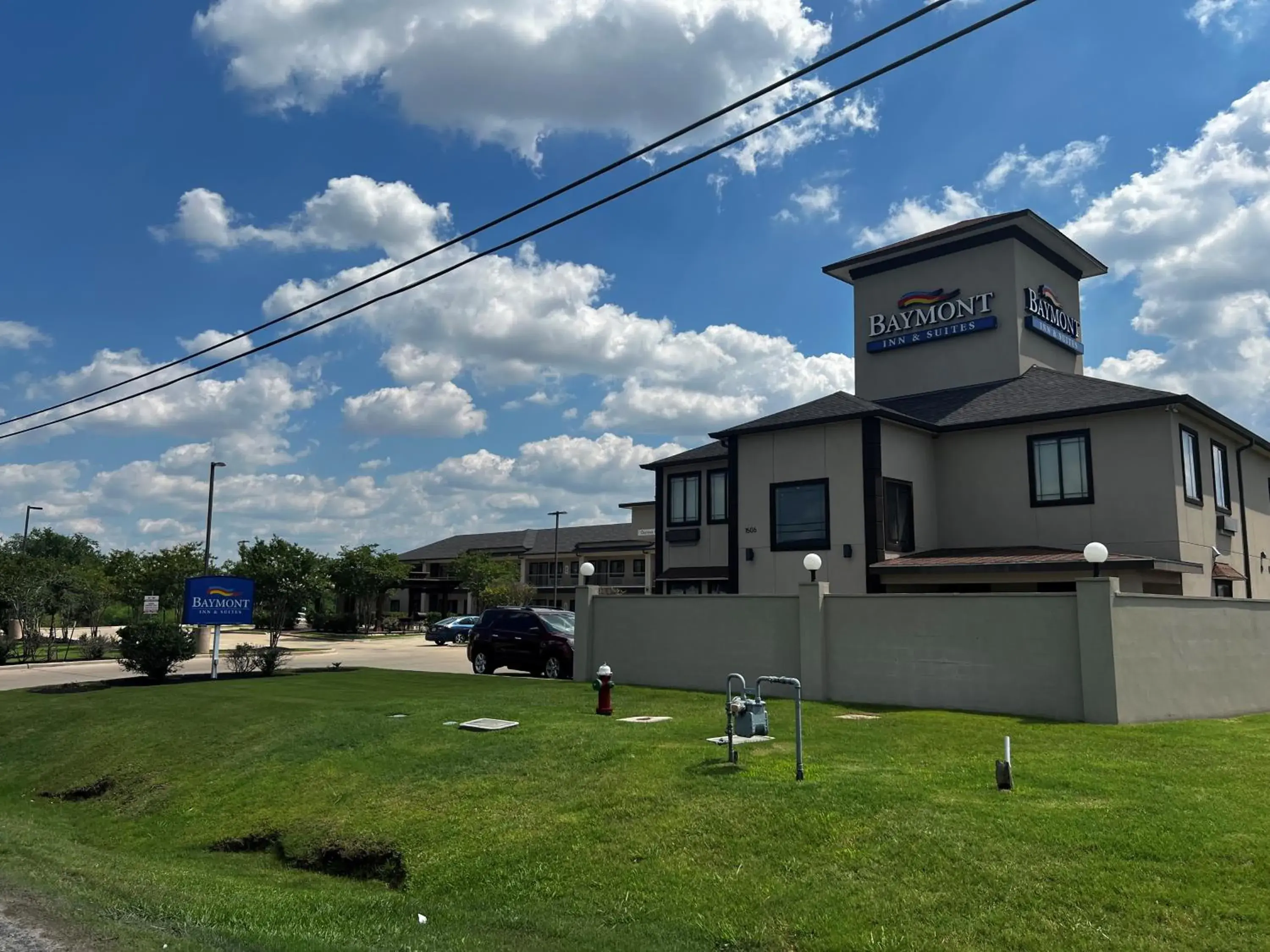 Property building in Baymont by Wyndham Bryan College Station Property building in Baymont by Wyndham Bryan College Station