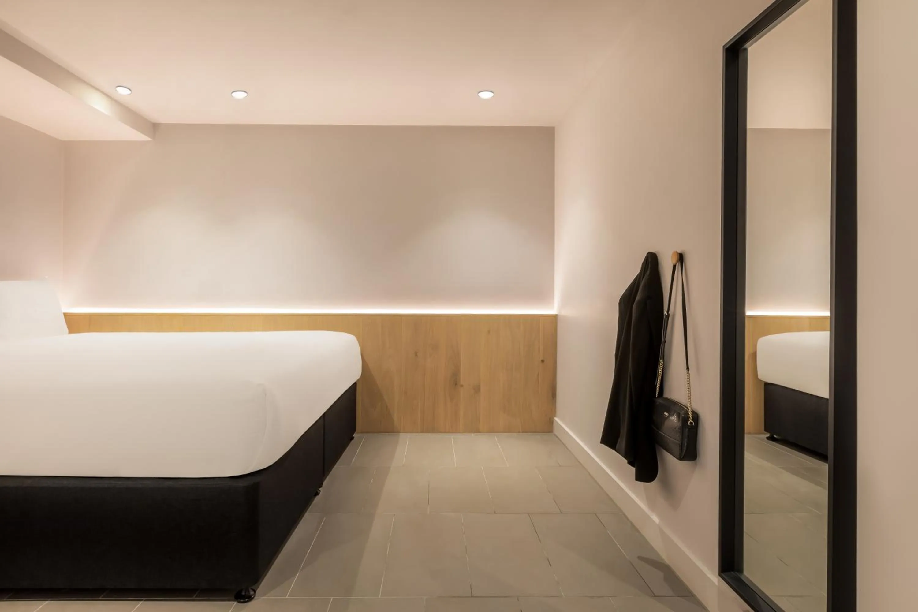 Bedroom, Bed in Zedwell Underground Hotel Park Lane