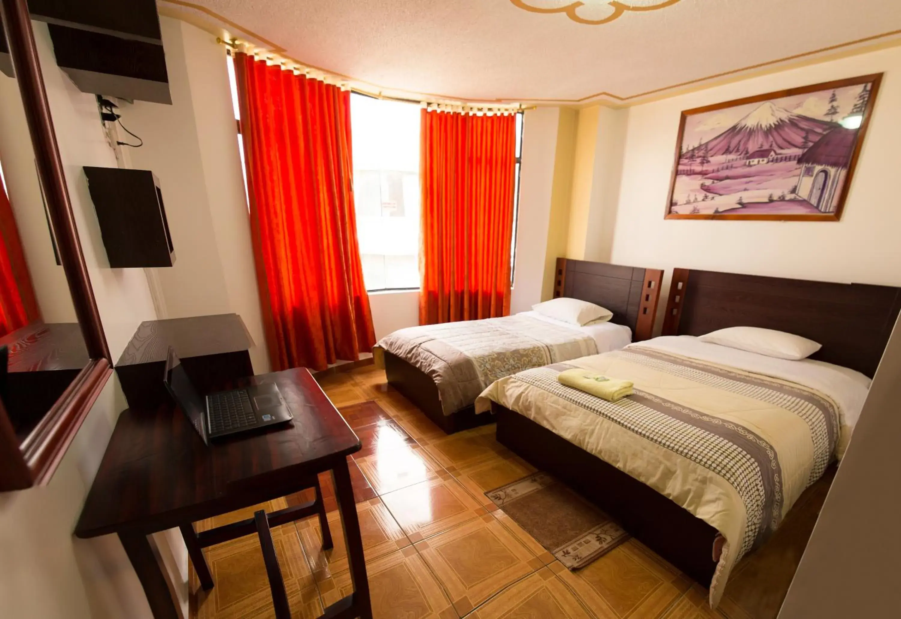 Twin Room with Private Bathroom in Mashy´s Hostal Twin Room with Private Bathroom in Mashy´s Hostal