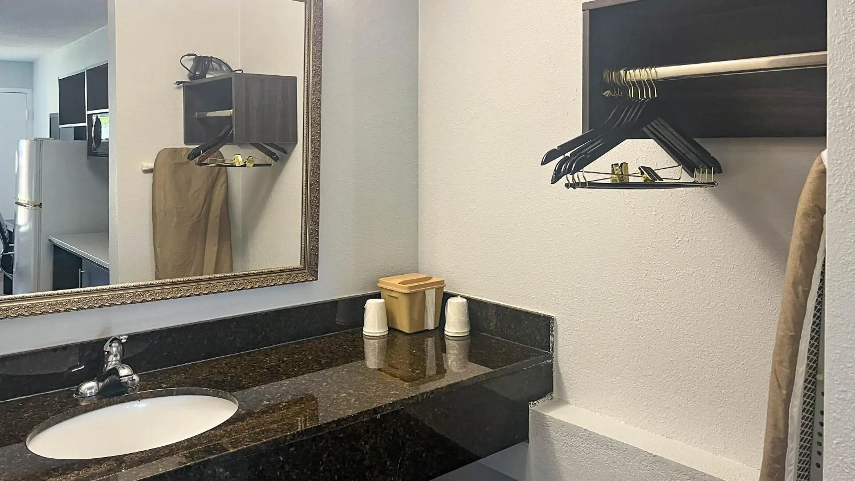 Queen Room - single occupancy in Studio 6 - Stafford, VA - Quantico Queen Room - single occupancy in Studio 6 - Stafford, VA - Quantico