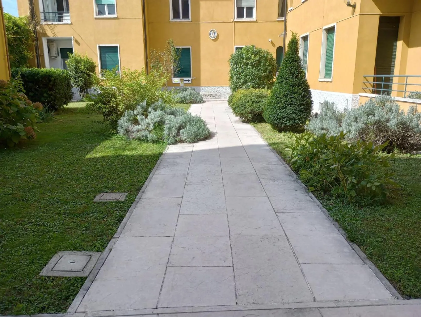 Property building in Il Giardino di Gioia