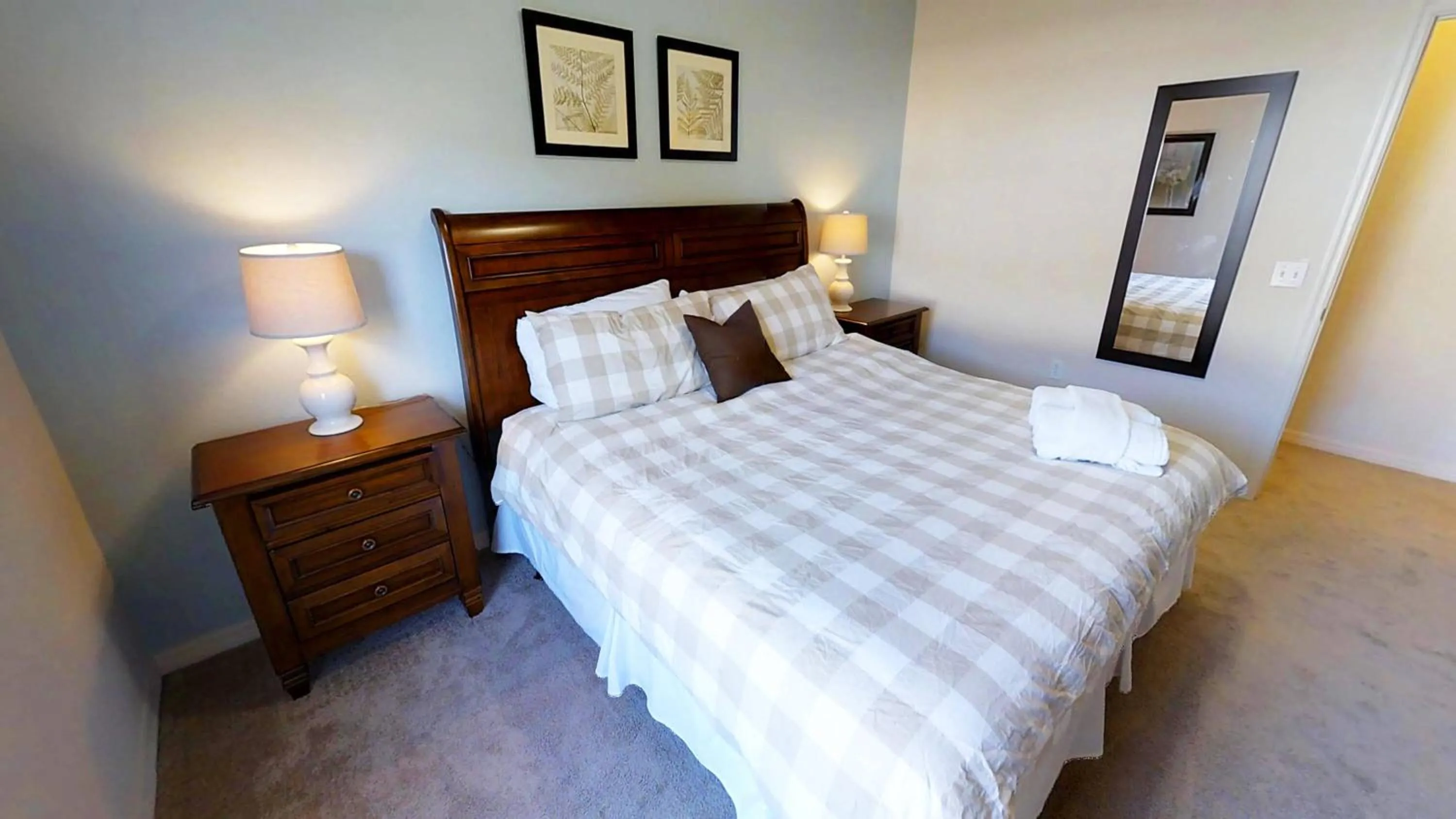 Other, Bed in Cozy 3 BD Townhome 2 king beds Close to Disney 1503