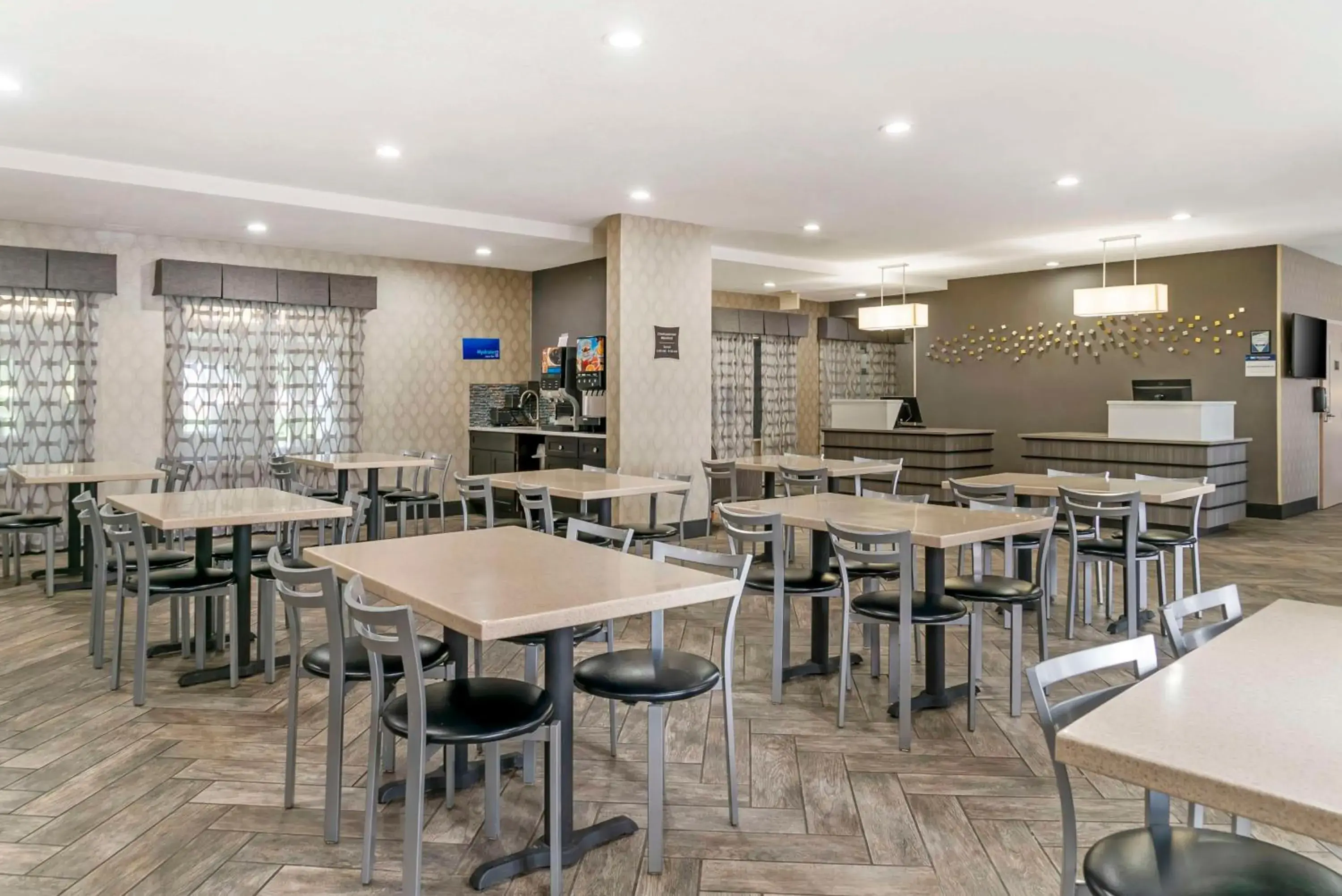 Breakfast in Best Western Beacon Inn Breakfast in Best Western Beacon Inn