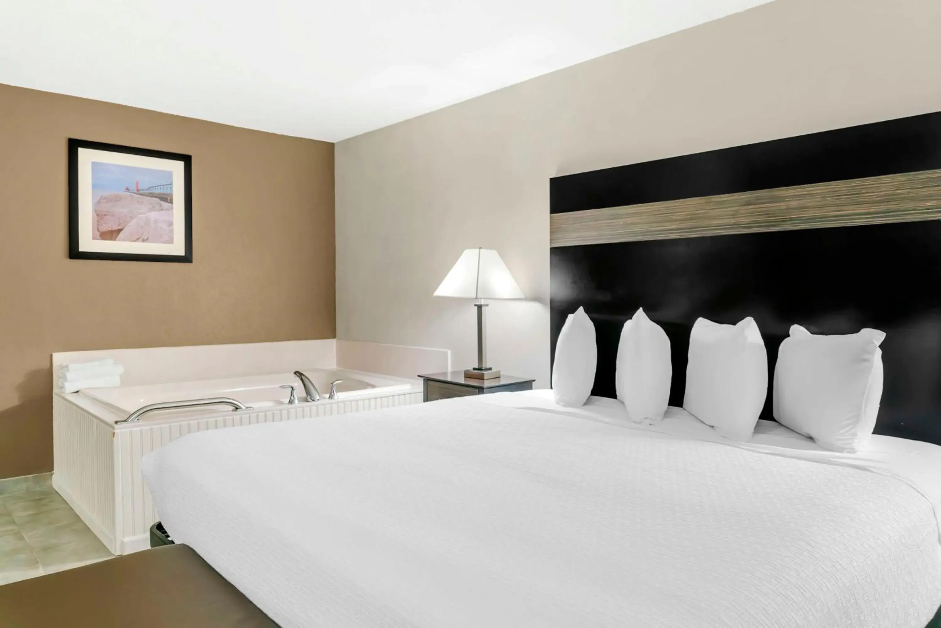 King Room with Spa Bath in Best Western Beacon Inn King Room with Spa Bath in Best Western Beacon Inn