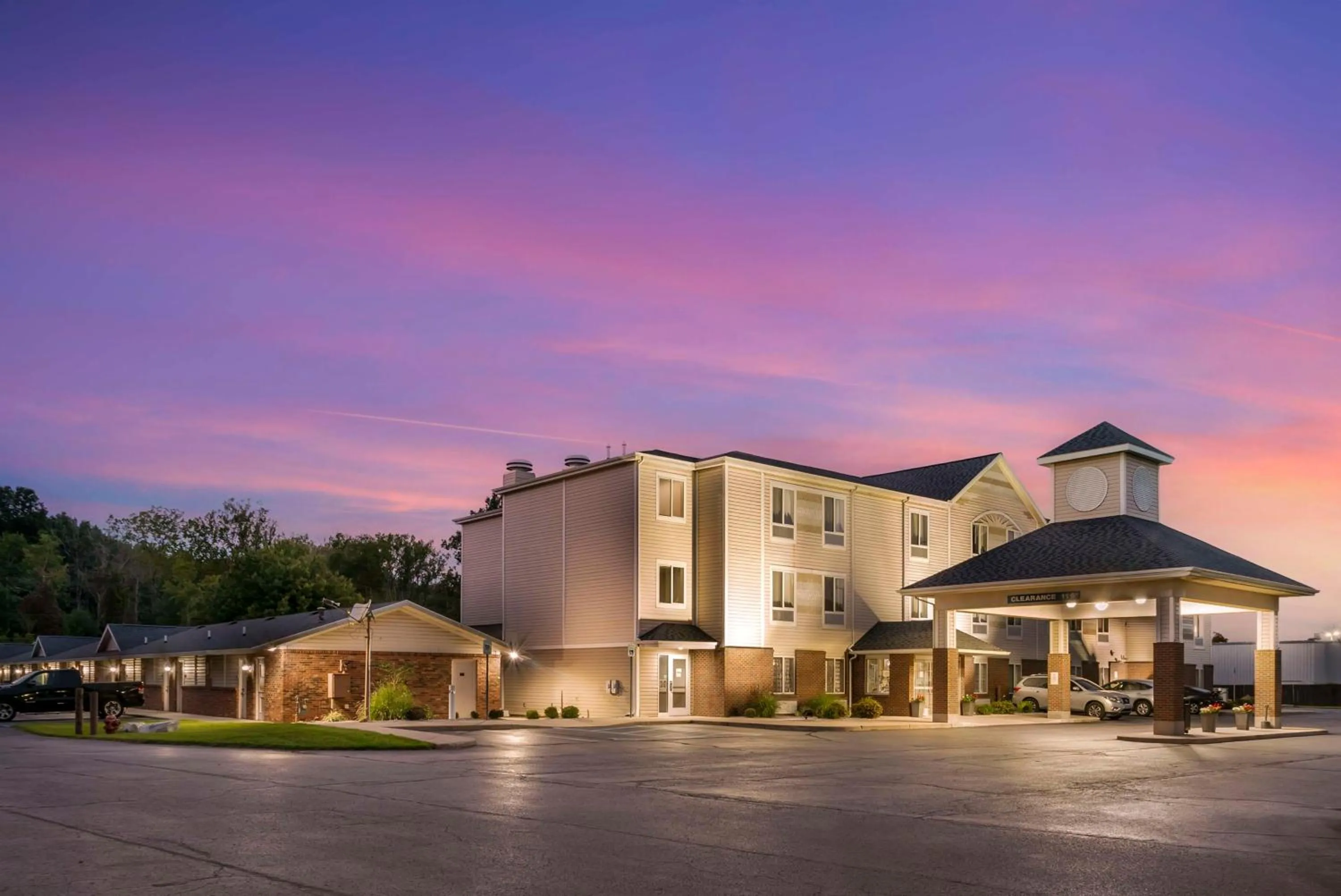 Property building in Best Western Beacon Inn