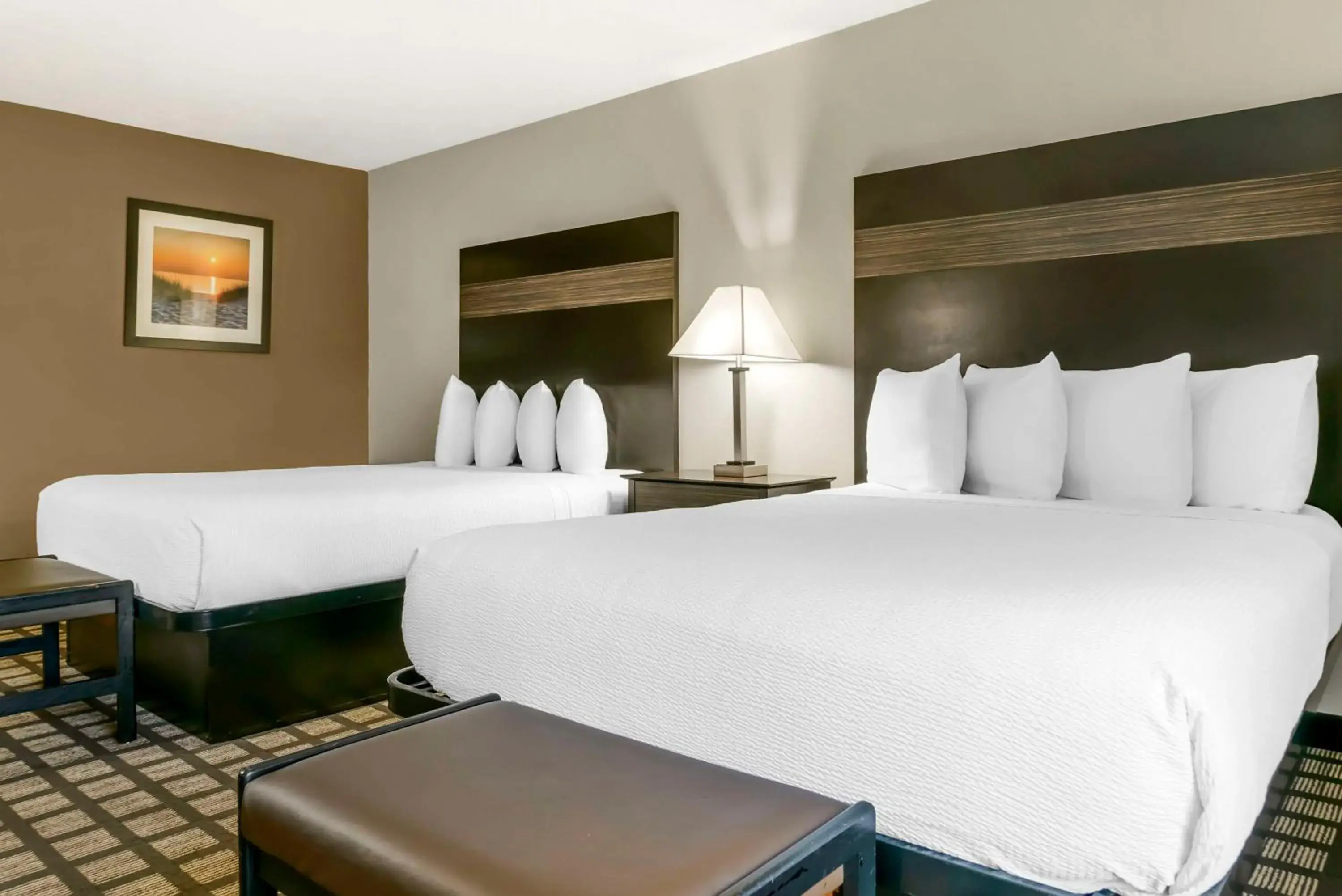 Queen Room with Two Queen Beds and Courtyard Access - Exterior Entrance/Non-Smoking in Best Western Beacon Inn Queen Room with Two Queen Beds and Courtyard Access - Exterior Entrance/Non-Smoking in Best Western Beacon Inn