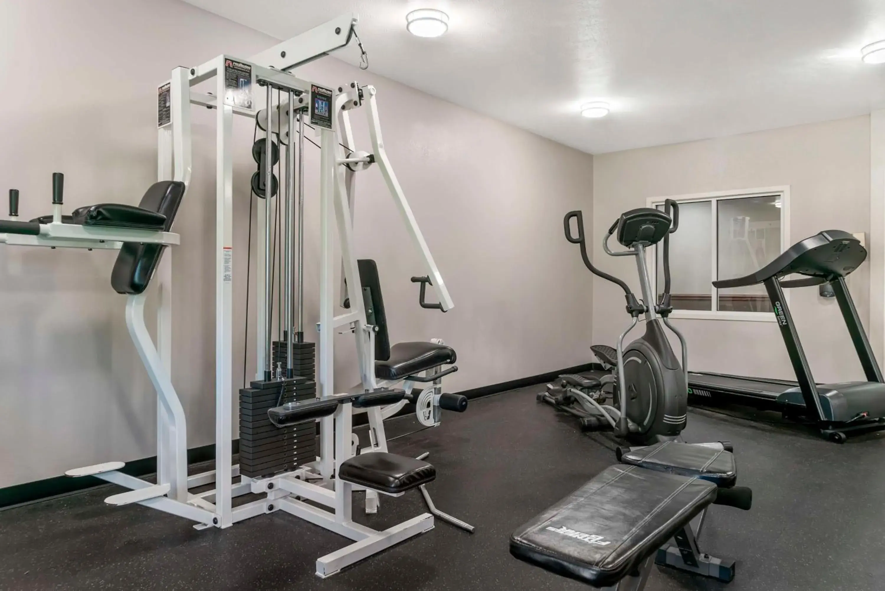 Fitness centre/facilities in Best Western Beacon Inn Fitness centre/facilities in Best Western Beacon Inn