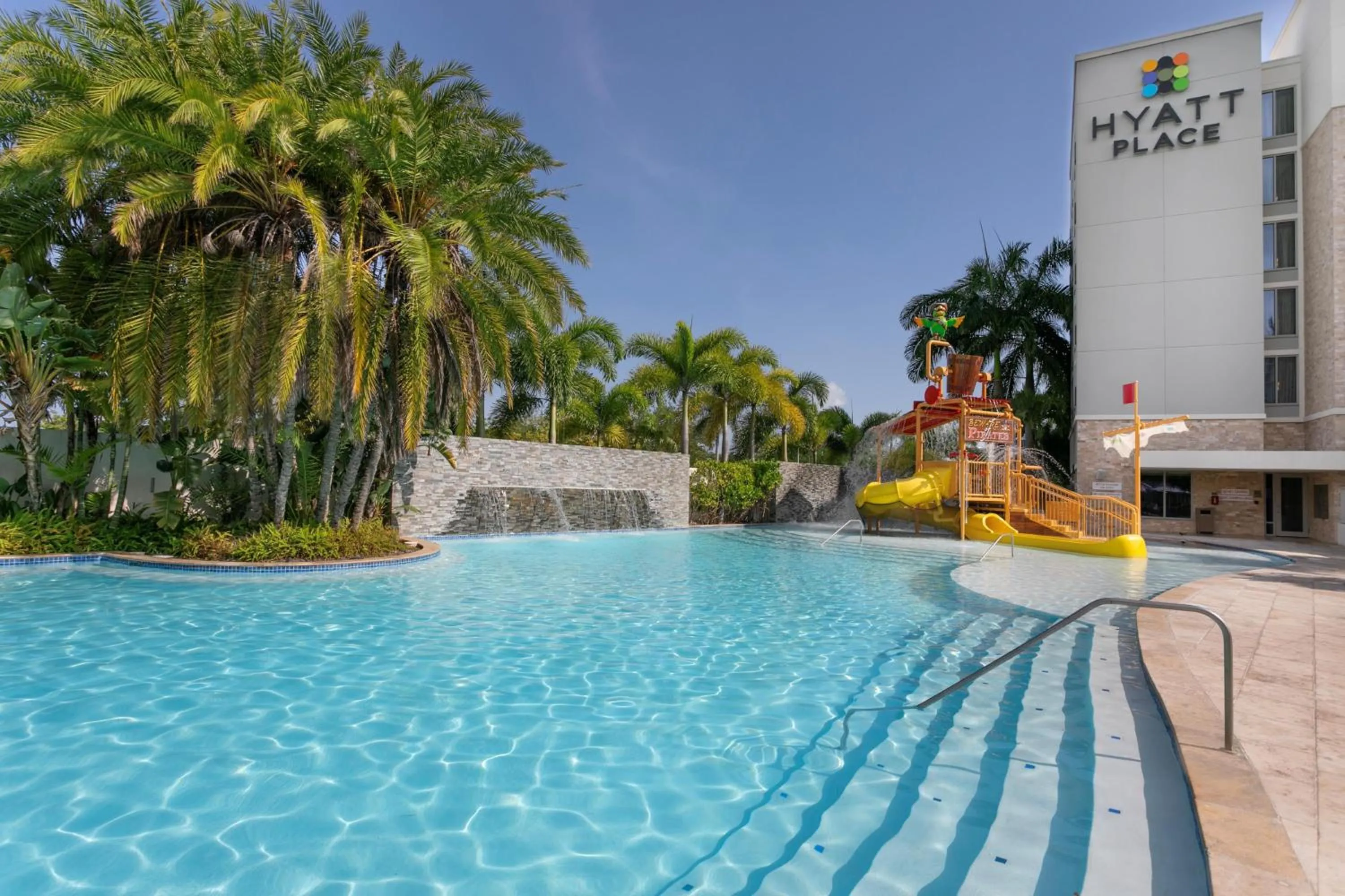 Swimming pool in Hyatt Place San Juan