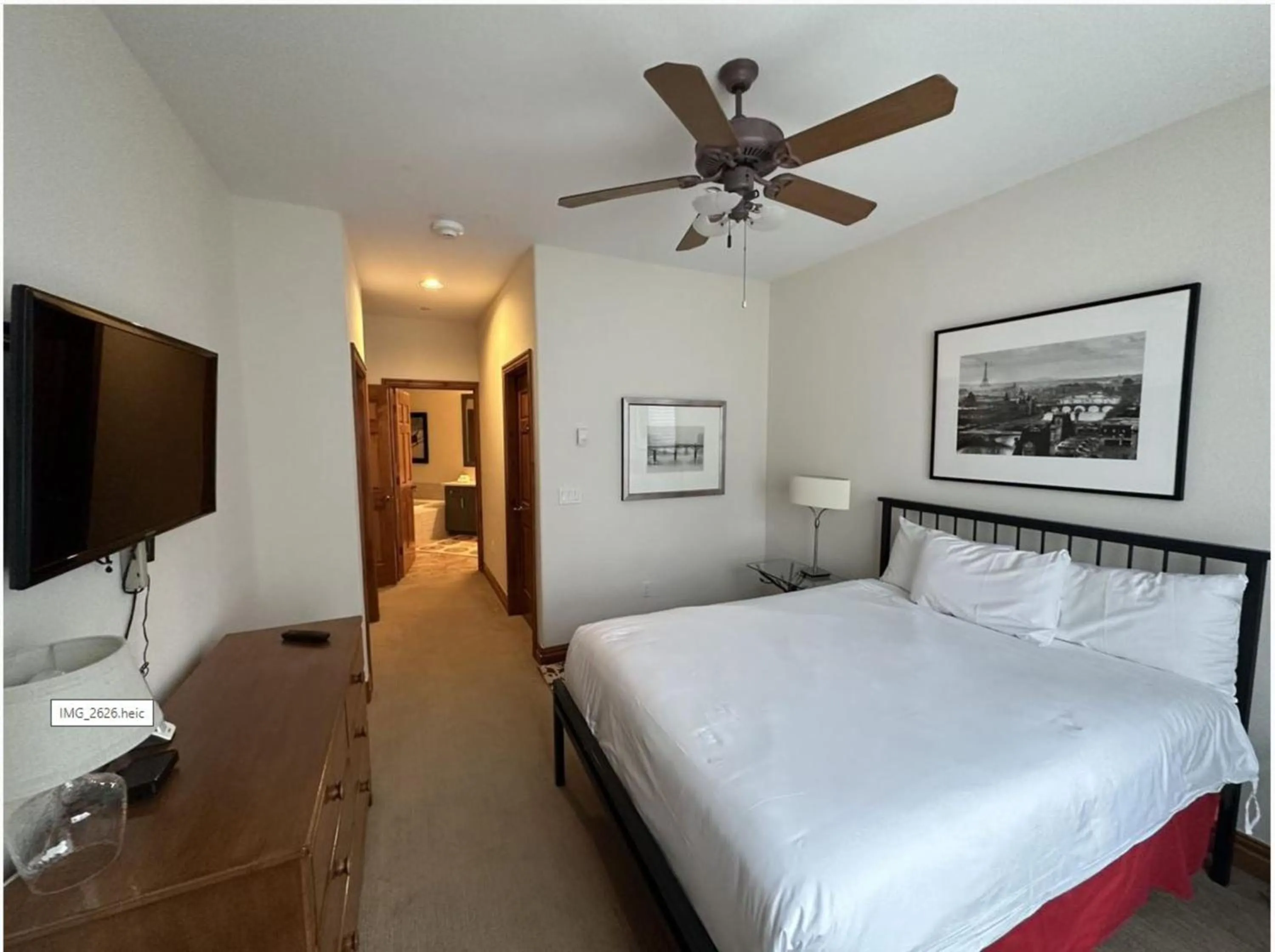 Bedroom, Bed in Lodge at Brookside