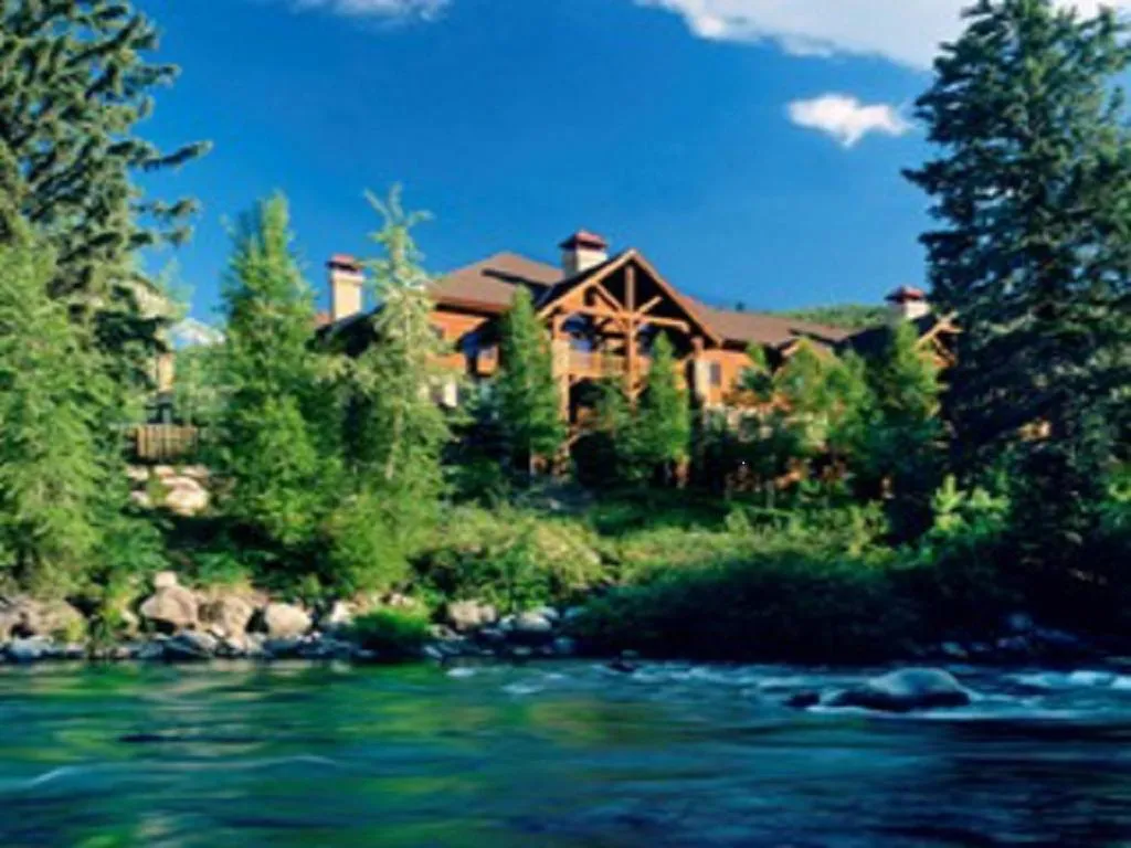 Property building in Lodge at Brookside