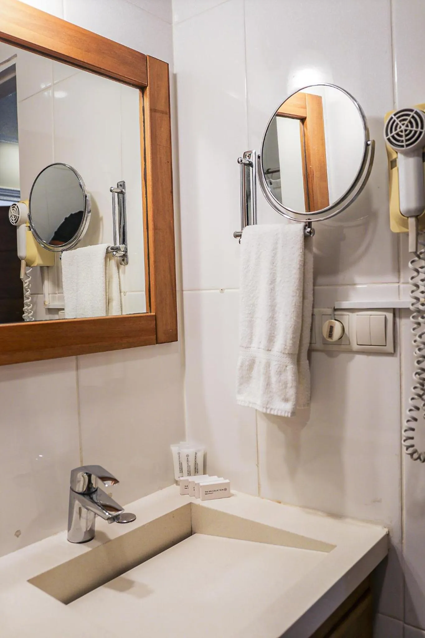 Majestic City Suites & Beach Hotel