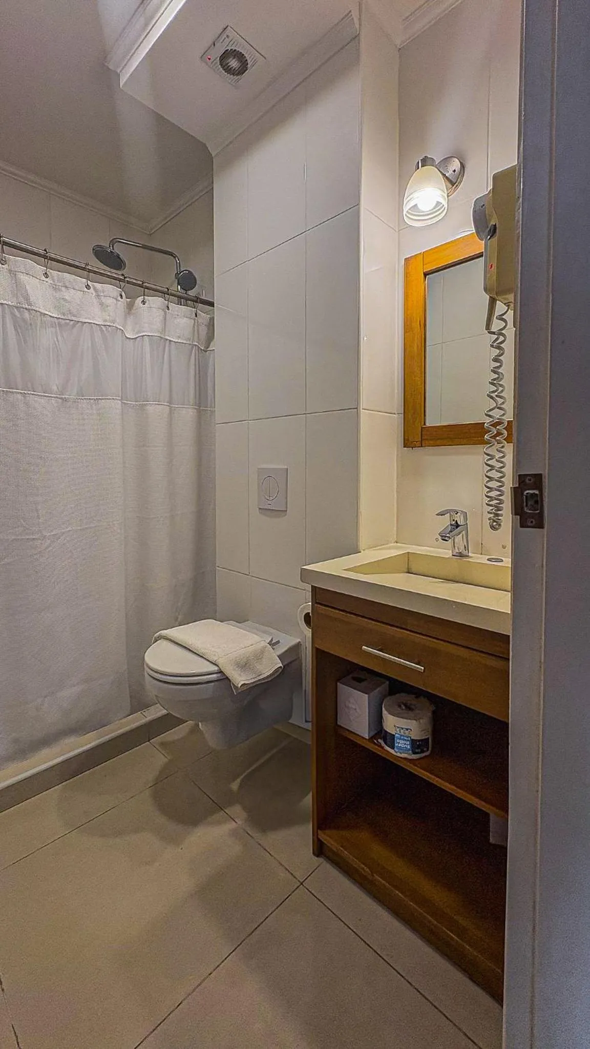 Majestic City Suites & Beach Hotel