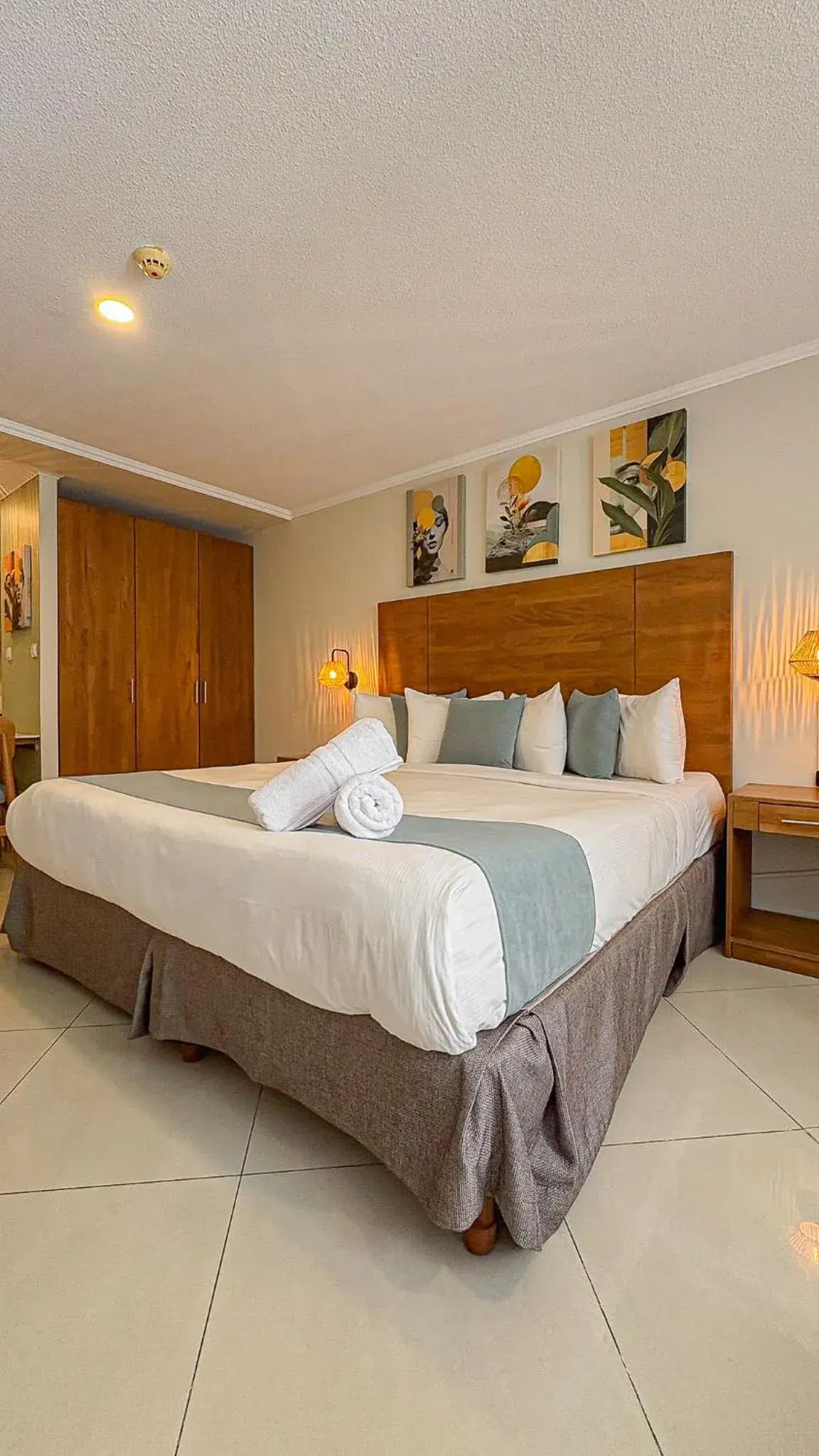 Bedroom, Bed in Majestic City Suites & Beach Hotel Bedroom, Bed in Majestic City Suites & Beach Hotel