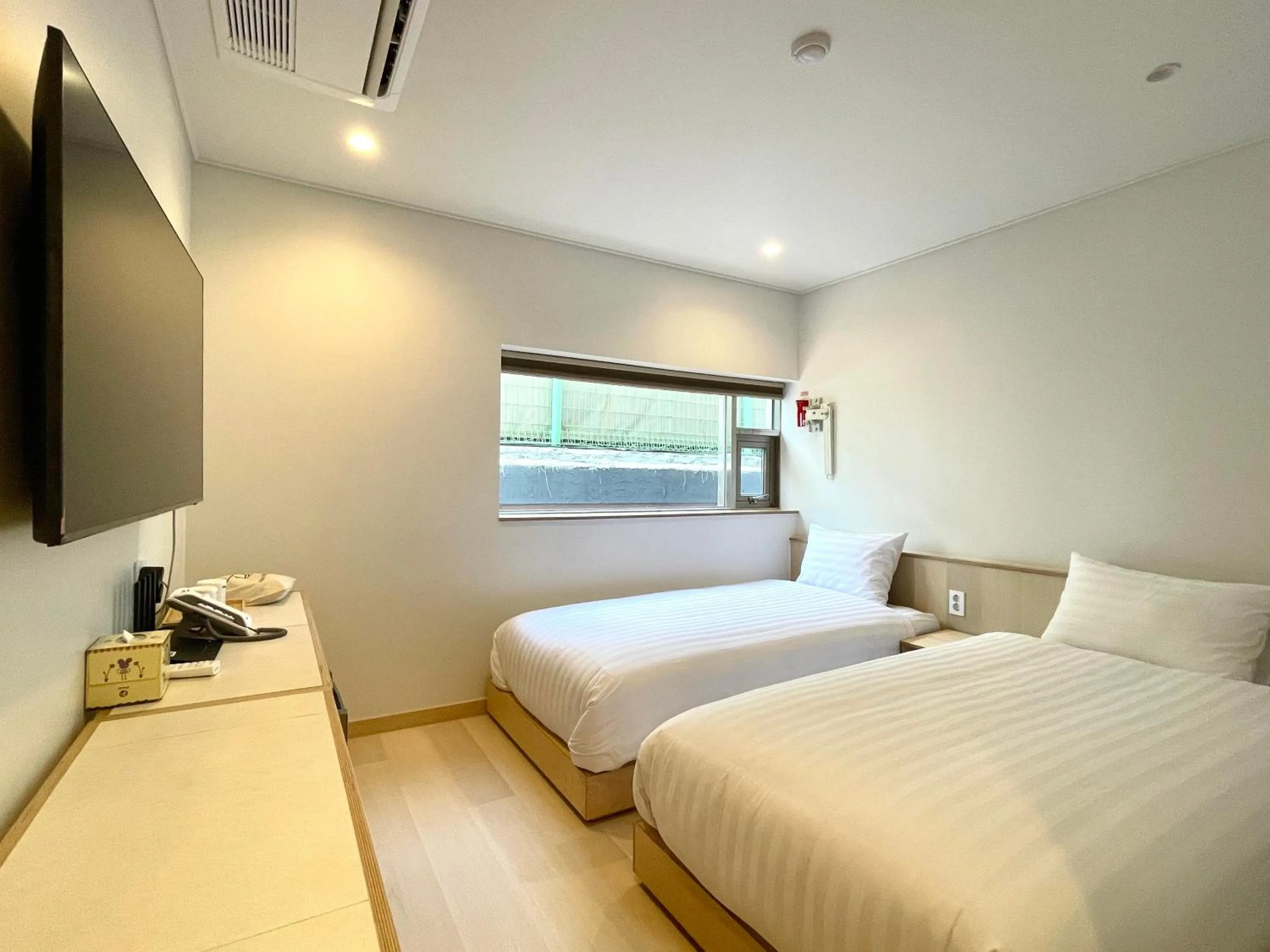 Bedroom, Bed in Gloryinn