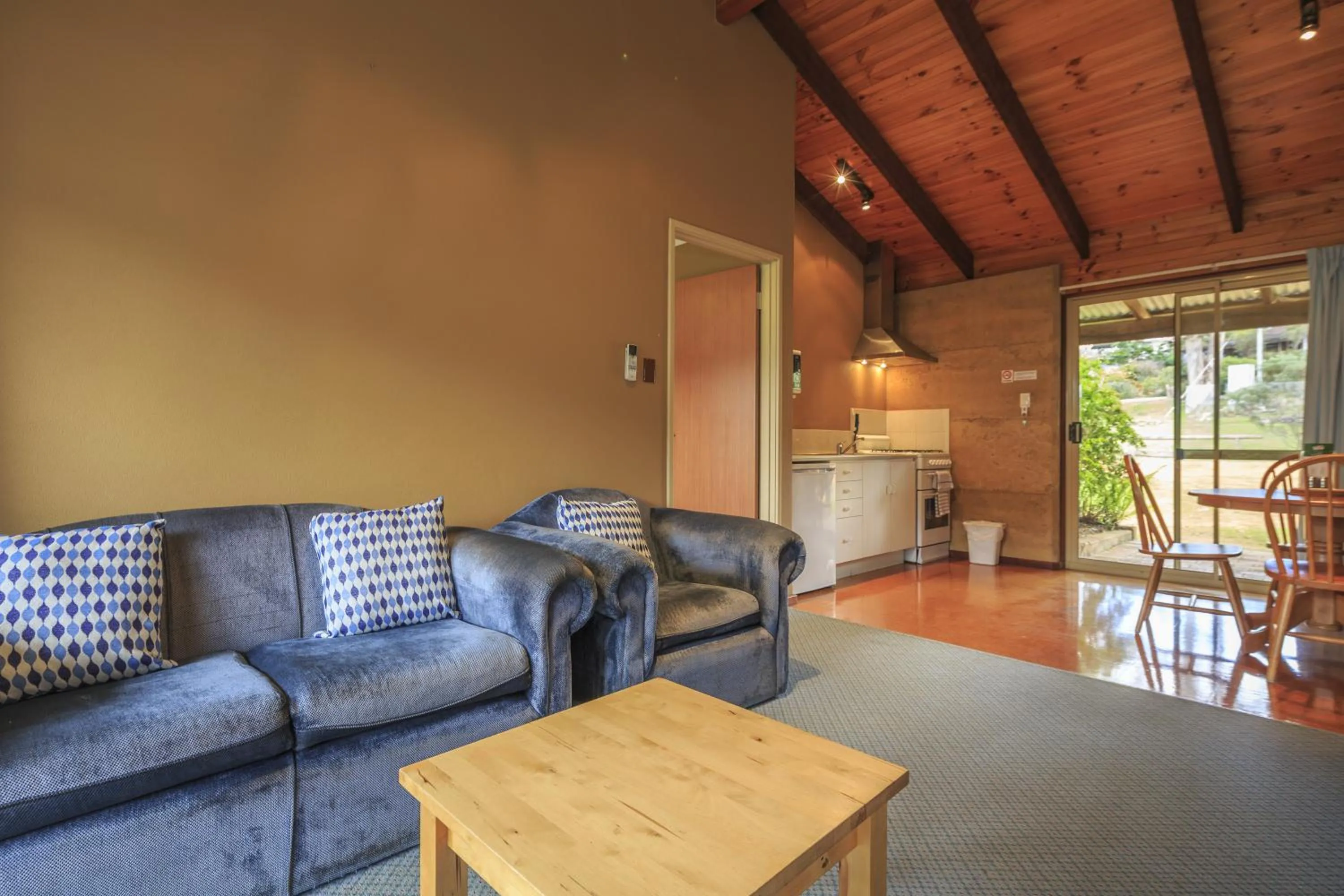 Day in The Koorabup Motel