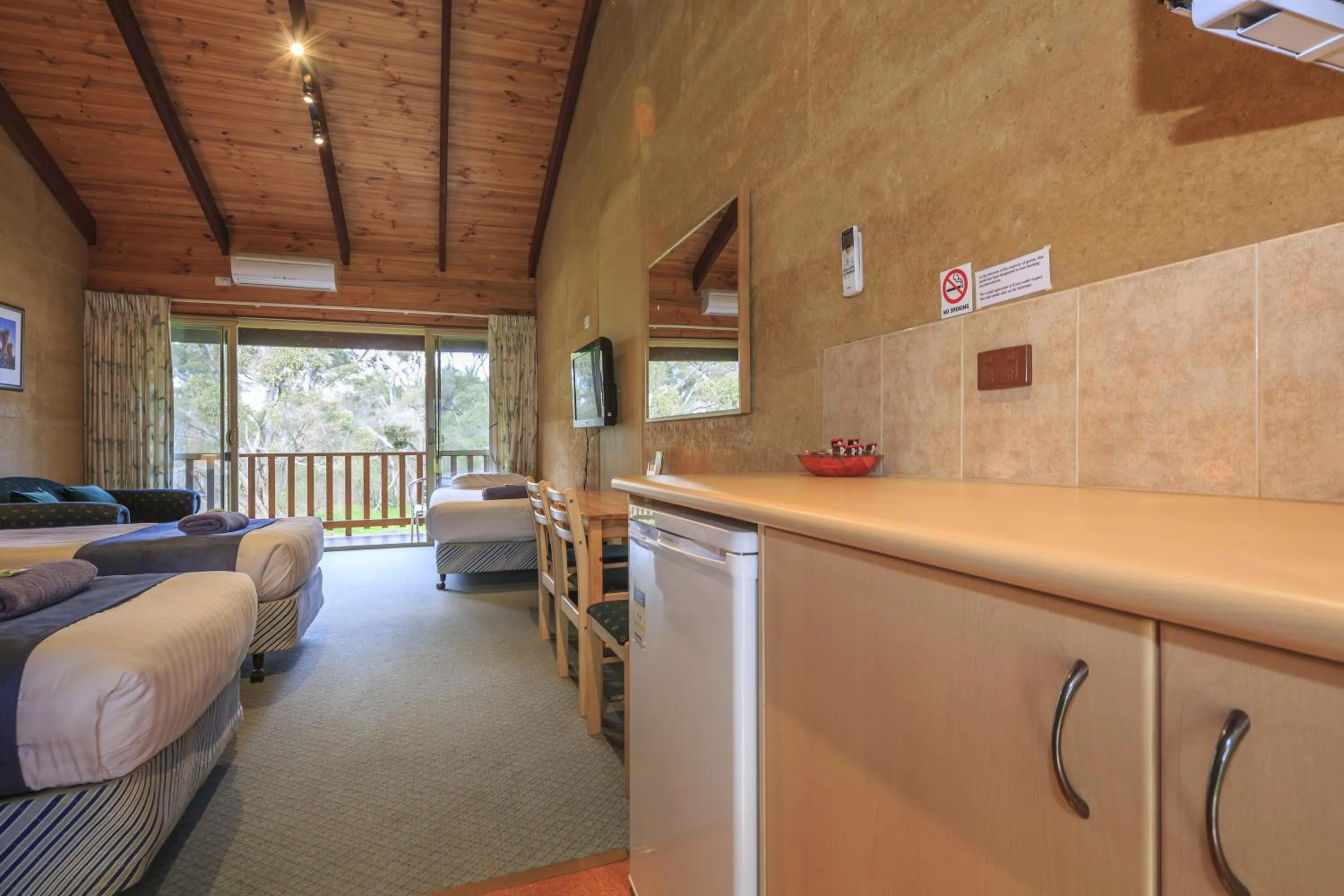Day in The Koorabup Motel