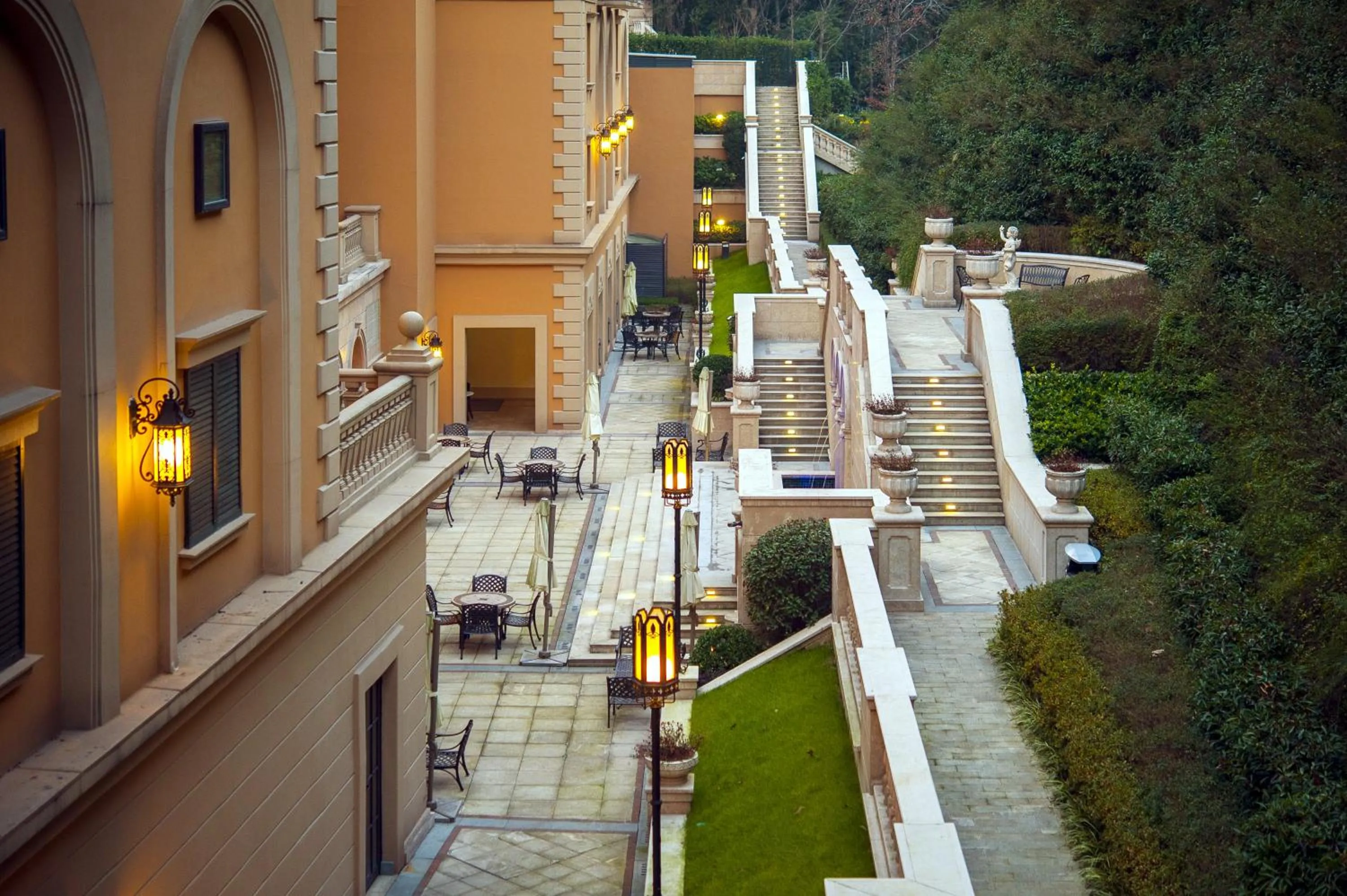 Facade/entrance in Meilu Legend Hotel Hangzhou